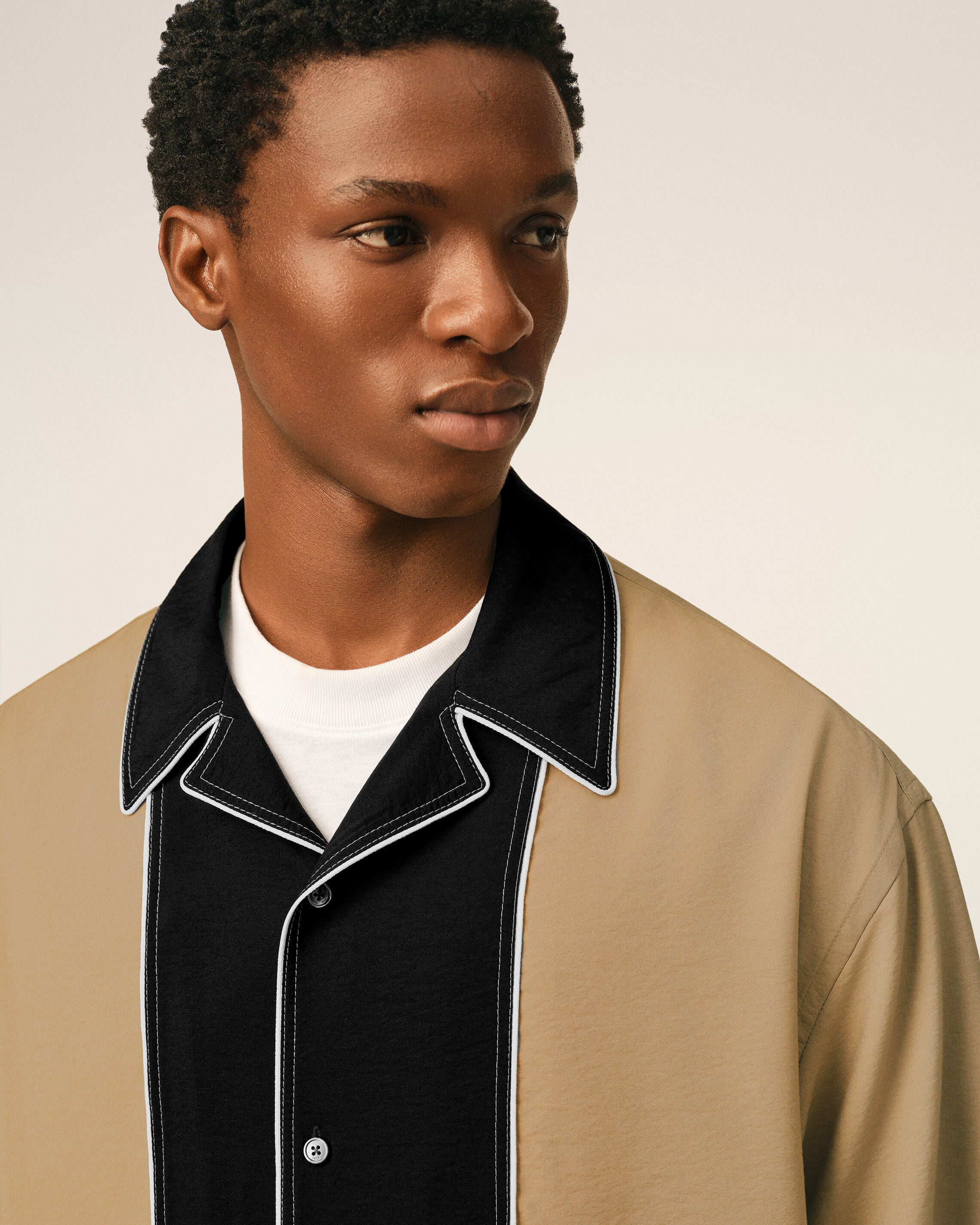 Chemise boxy bicolore beige en twill de viscose manches courtes - 4