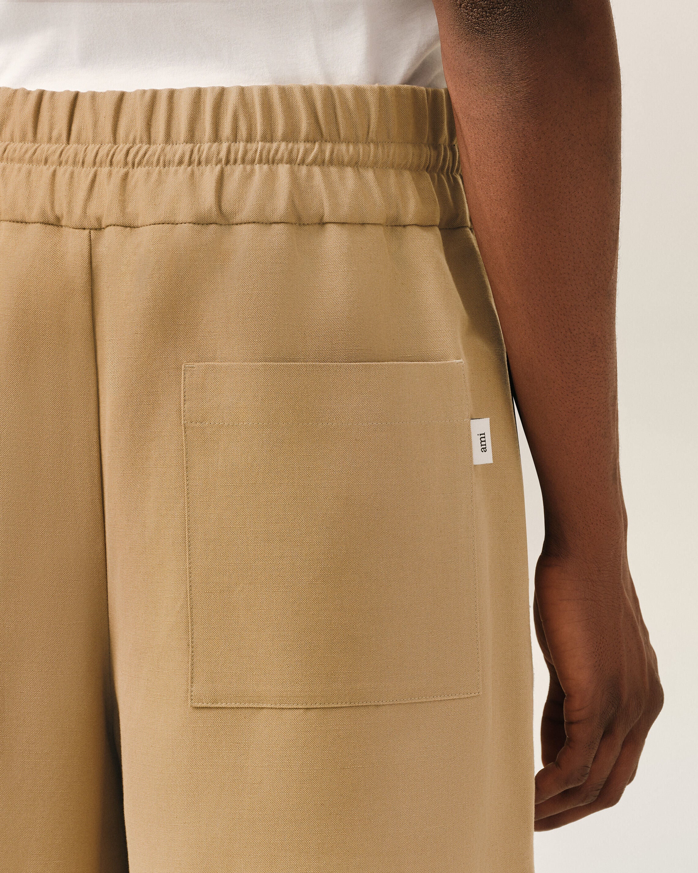 Beige large elasticated cotton and linen bermuda shorts - 5