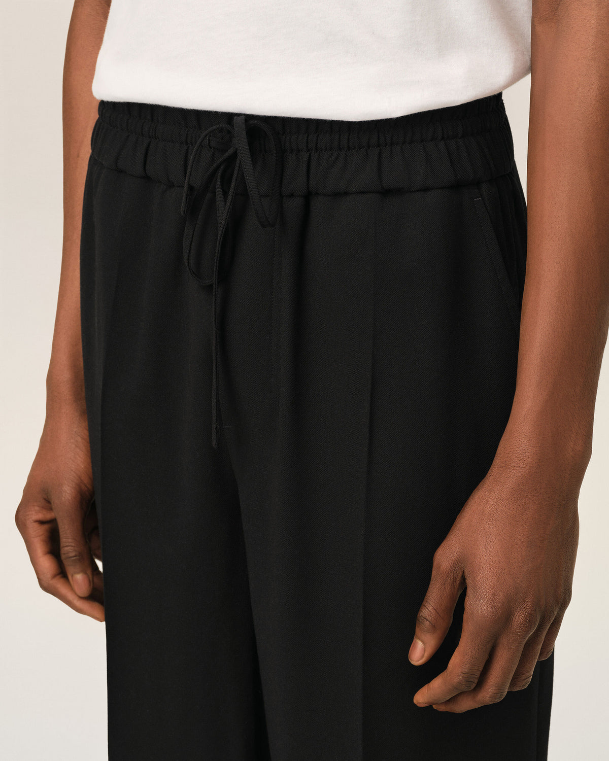 Black large elasticated wool bermuda shorts - 5