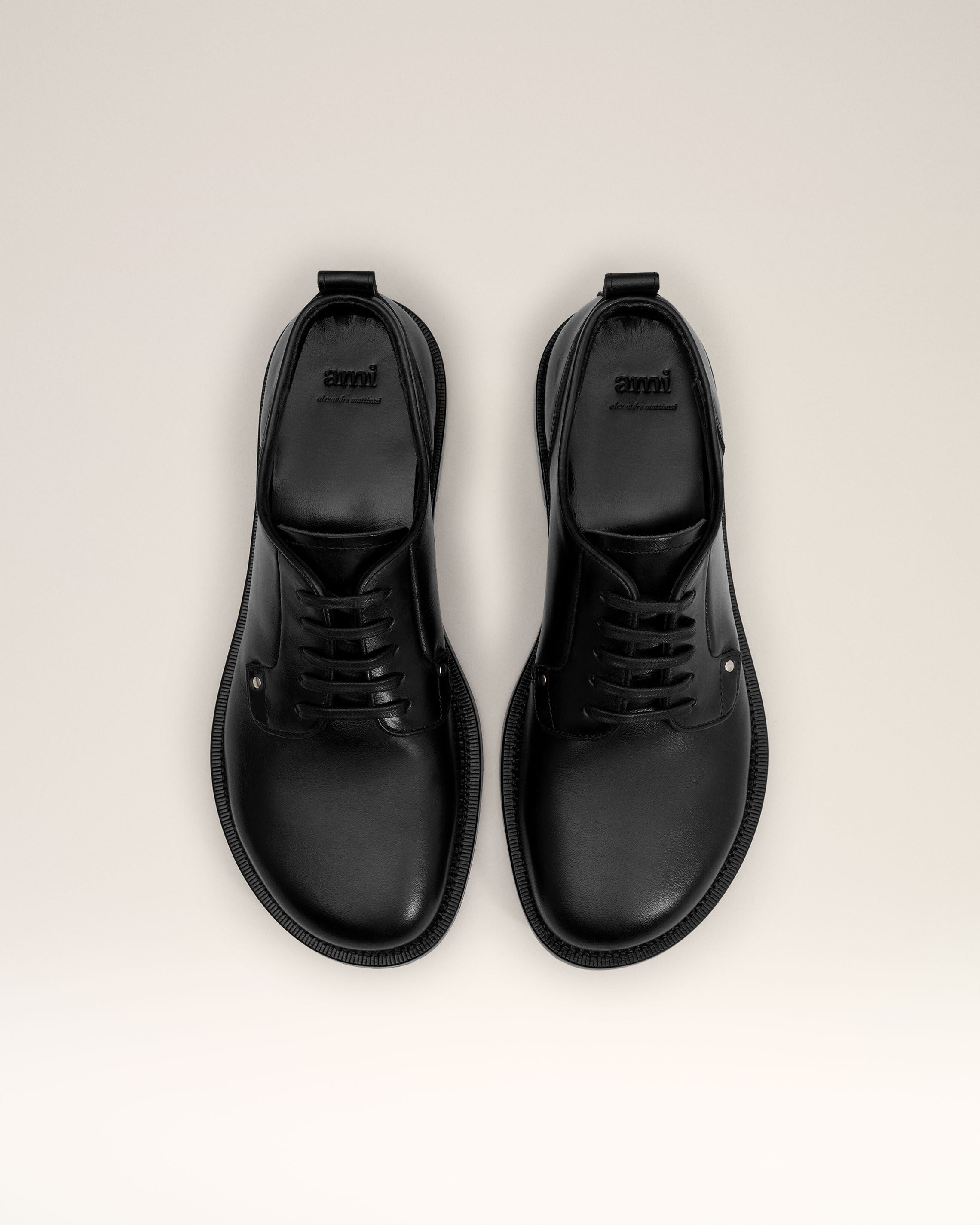 アナトミカルトゥ ダービーシューズ ブラック | AMI PARIS