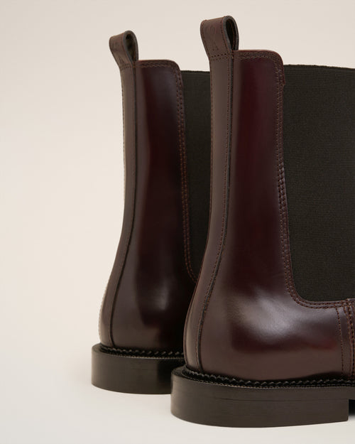 Burgundy Leather Anatomical Toe Chelsea Boots - 5 - Ami Paris