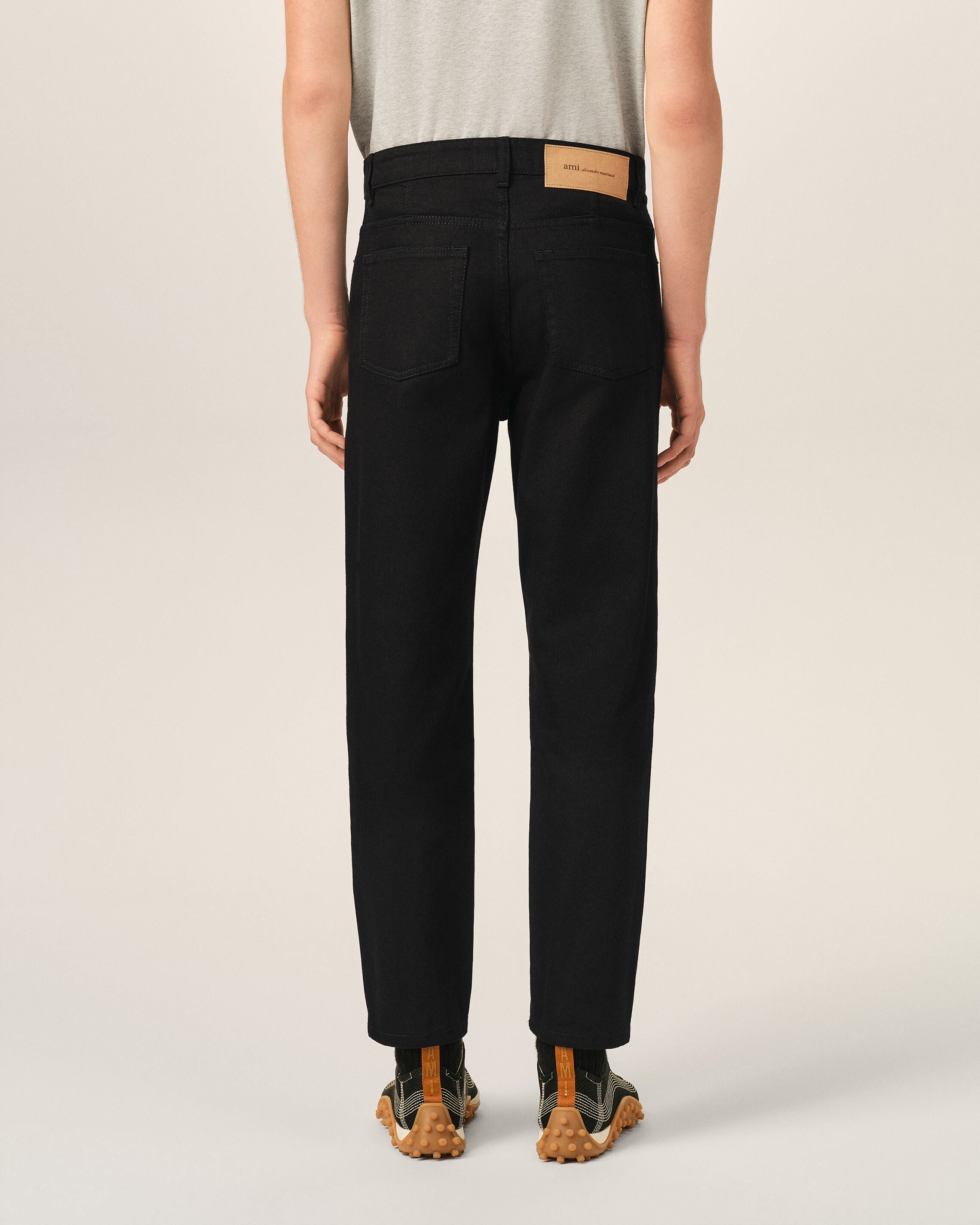 Tapered-Fit-Jeans aus schwarzer Baumwolle - 4