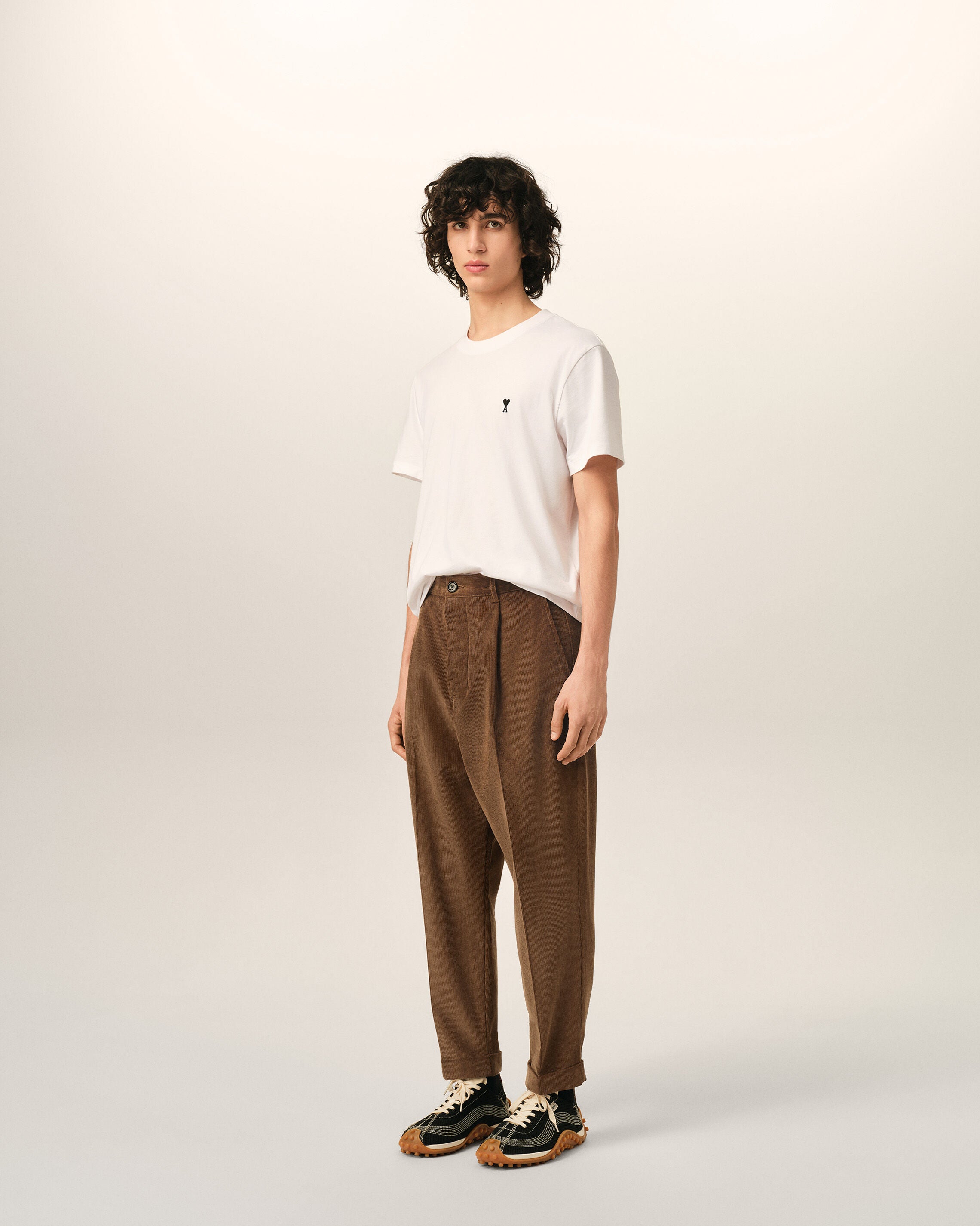 Pantalon marron coupe carotte en velours de coton - 6