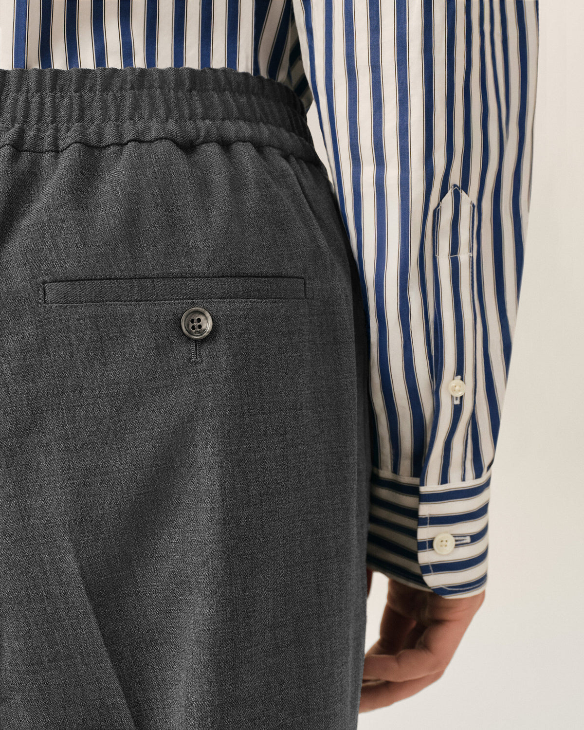Grey elasticated-waist wool trousers - 5