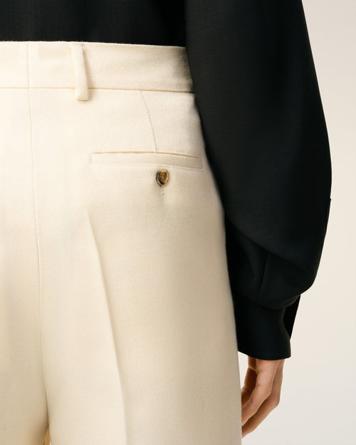 Pantaloni taglio ampio in lana bianca - 5 - Ami Paris