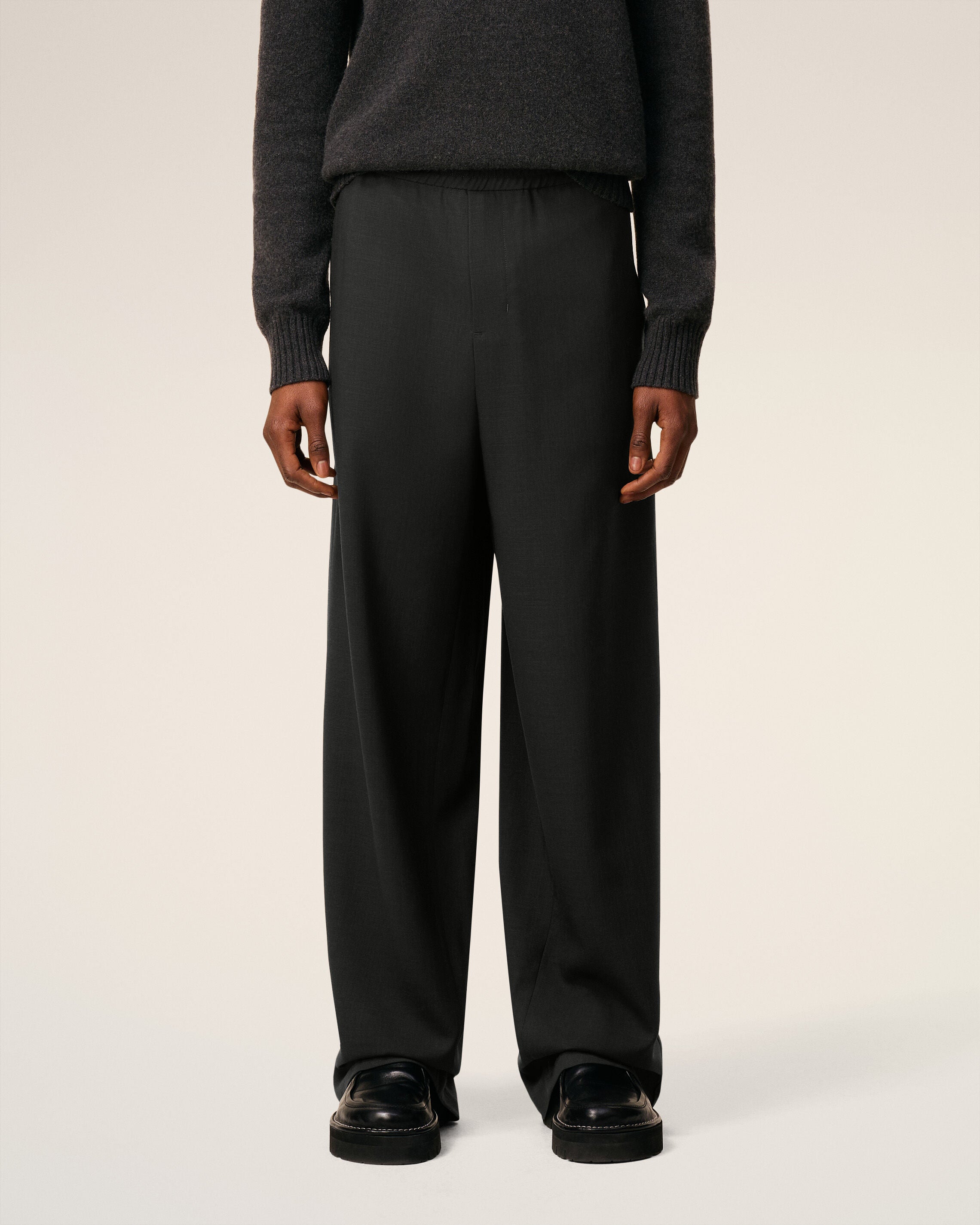 ANTHRACITE Black Wool Elasticated Trousers | AMI PARIS