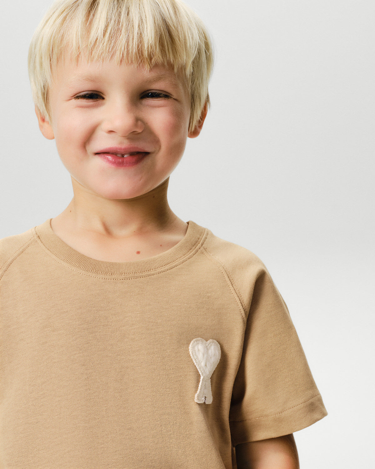 T-shirt beige en coton patch Ami de Coeur - 3
