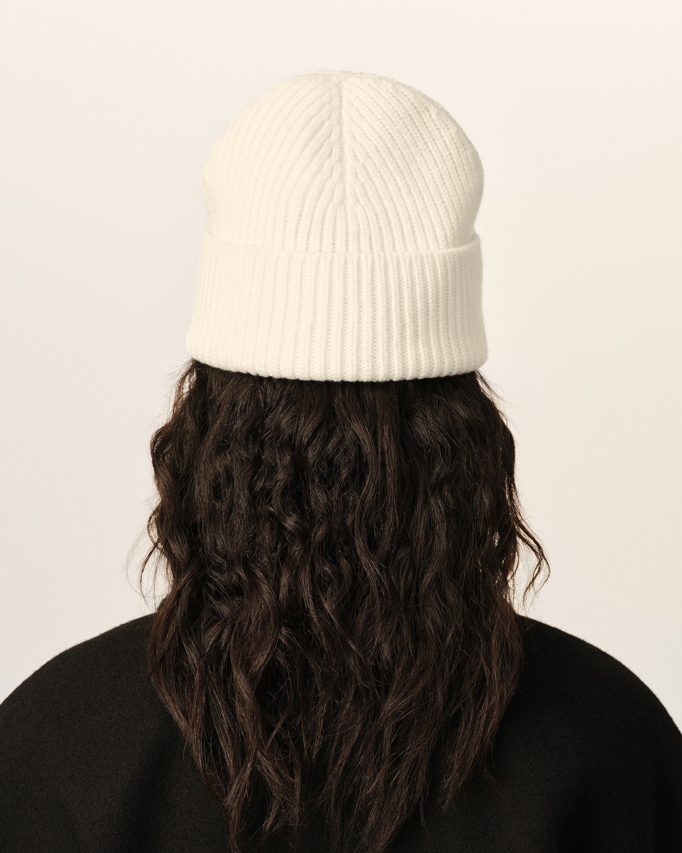White Wool Ami De Coeur Beanie - 12