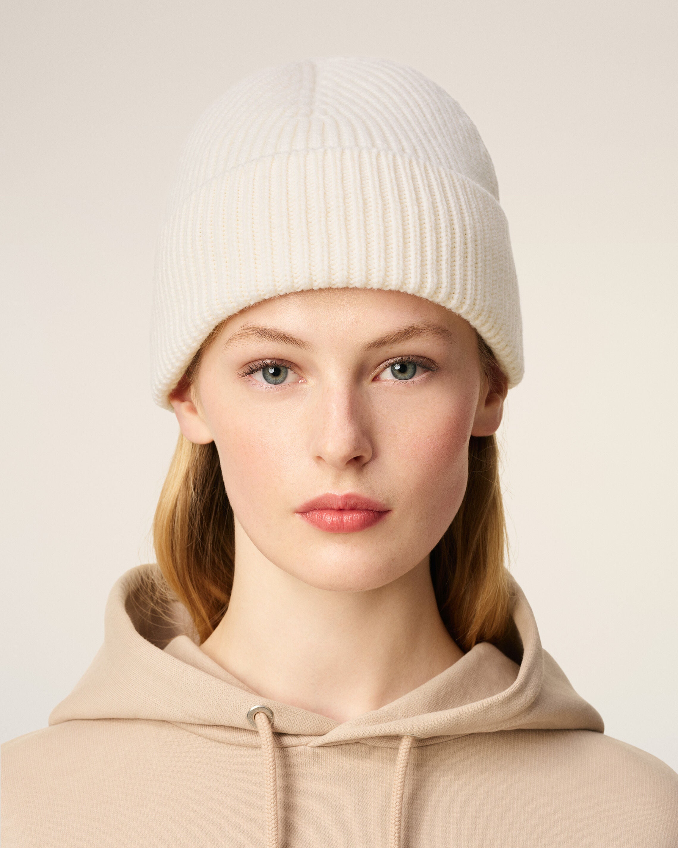OFFWHITE/BLACK White Wool Ami De Coeur Beanie | AMI PARIS