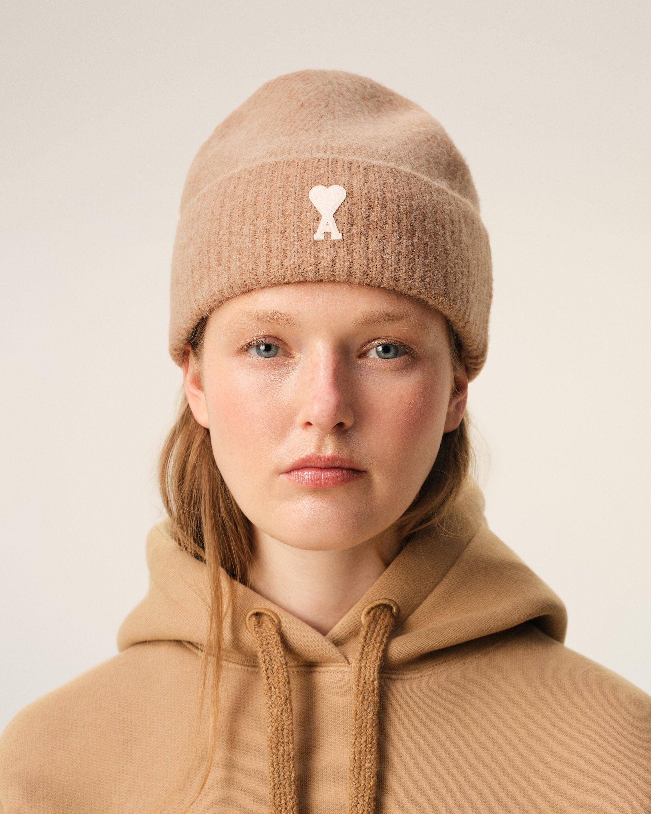 ブラウン アルパカ Ami De Coeur ビーニー キャメル/オフホワイト