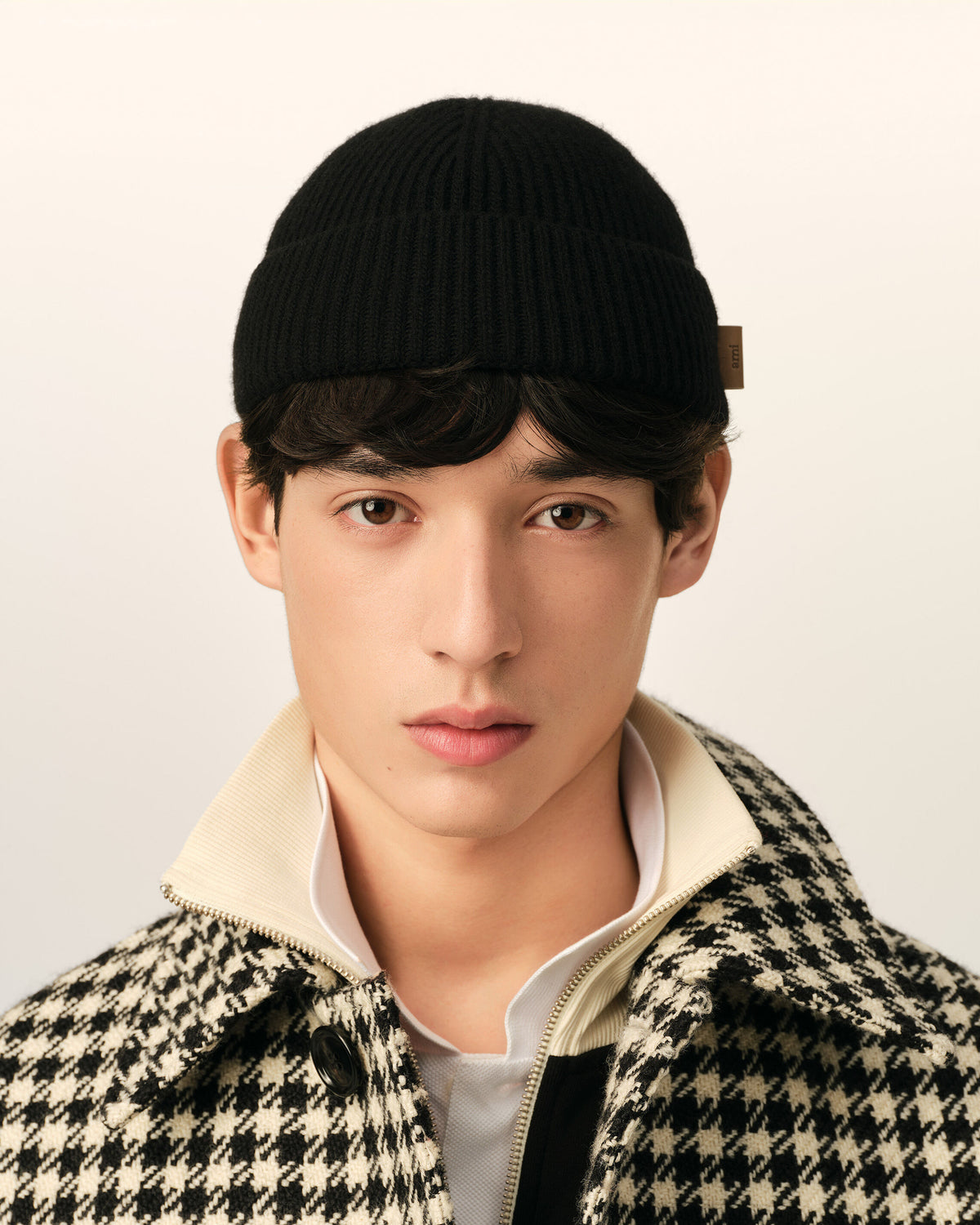 BLACK Black Wool Ami Leather Label Beanie | Ami Paris display picture 2