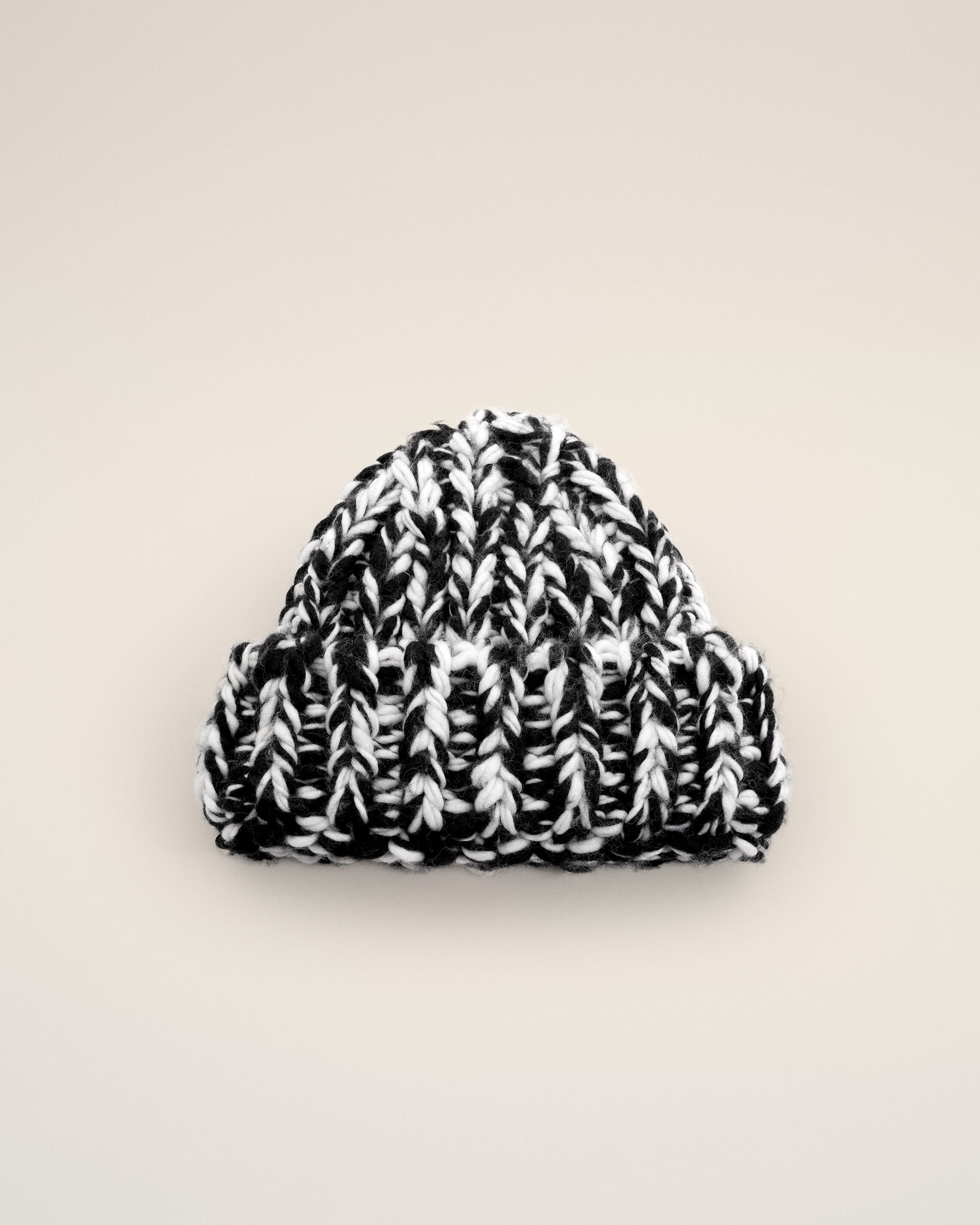 Gorro de lana negro y blanco - 6