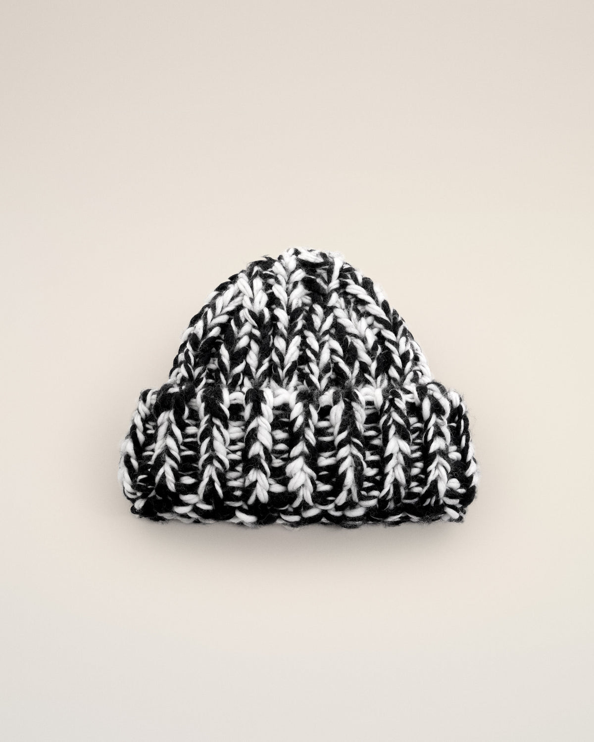Gorro de lana negro y blanco - 6