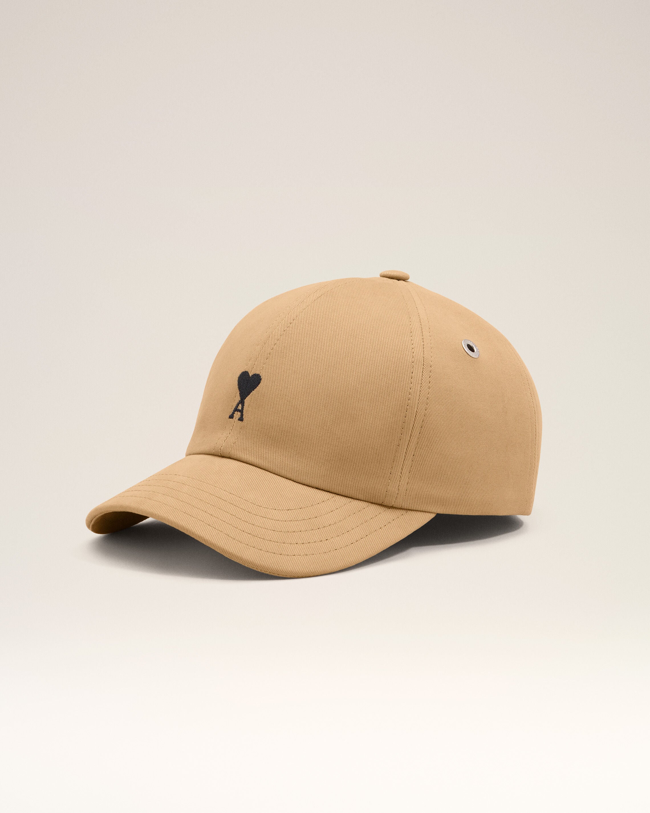 【新品 未使用】AMI Paris Ami De Coeur キャップ ベージュ TAUPE BEIGE Beige Cotton Ami De Coeur Embroidery Cap | Ami Paris