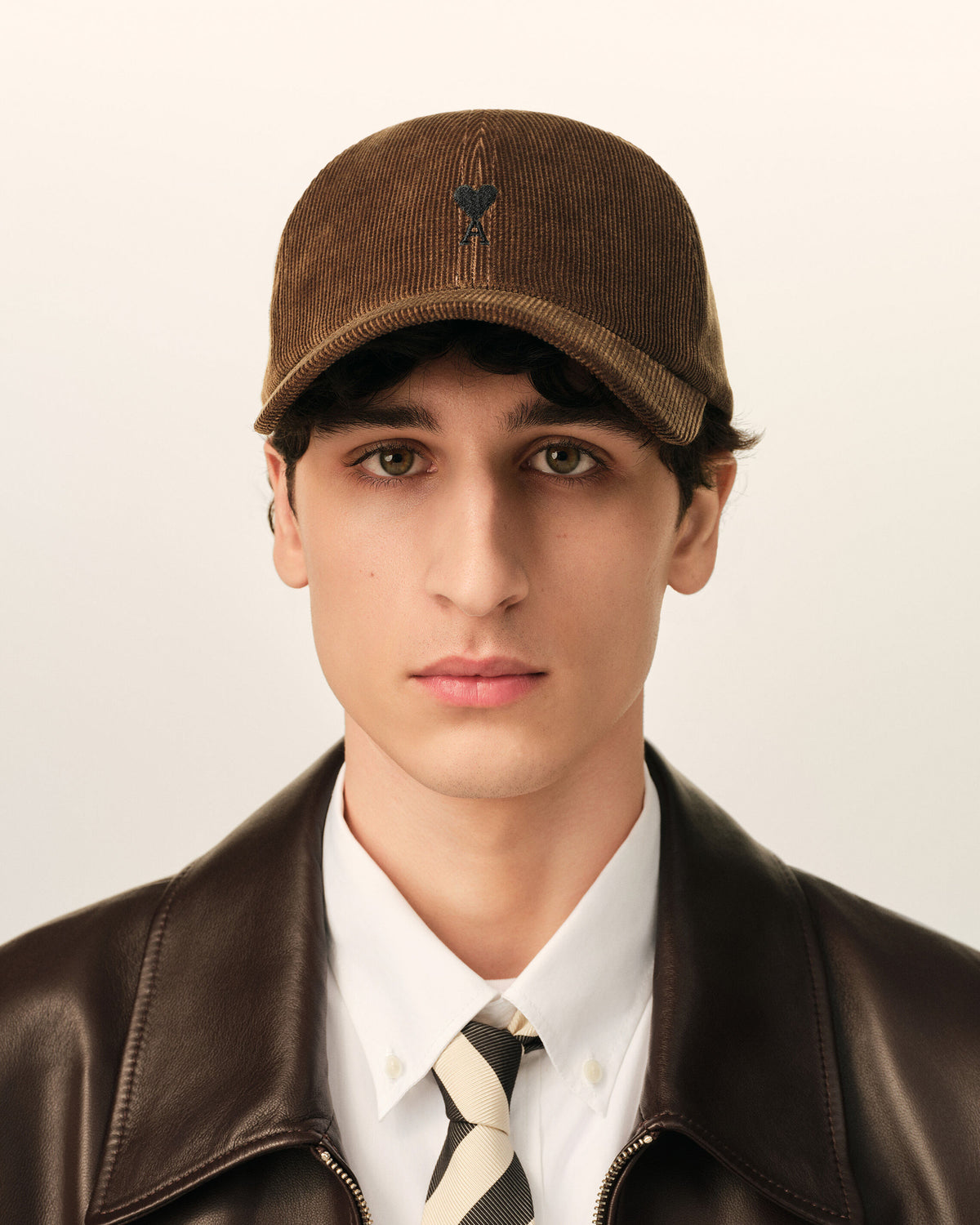 Brown corduroy cotton cap with Ami de Coeur - 2