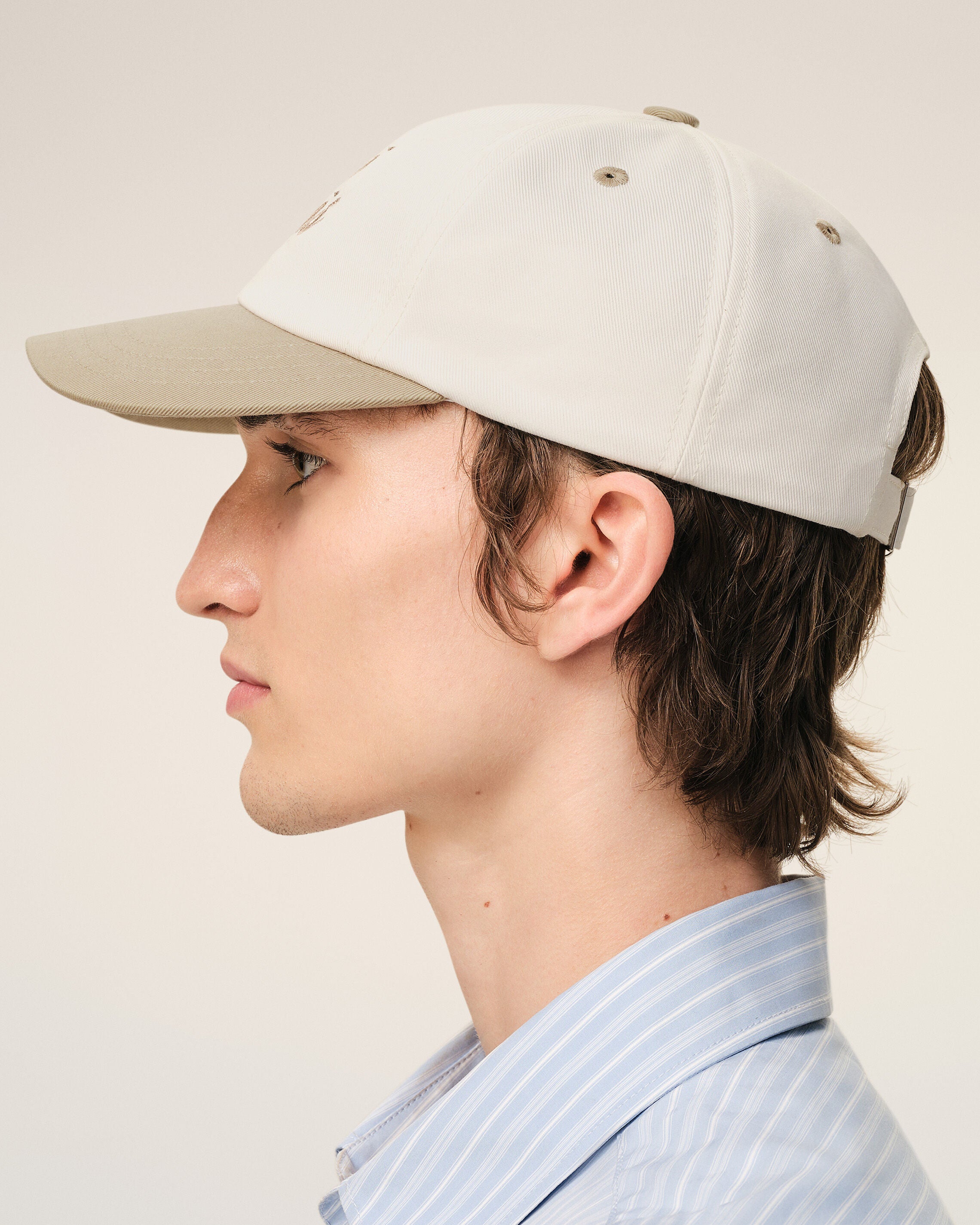 ベージュ＆ホワイト バイカラー コットン Ami Paris キャップ トープ