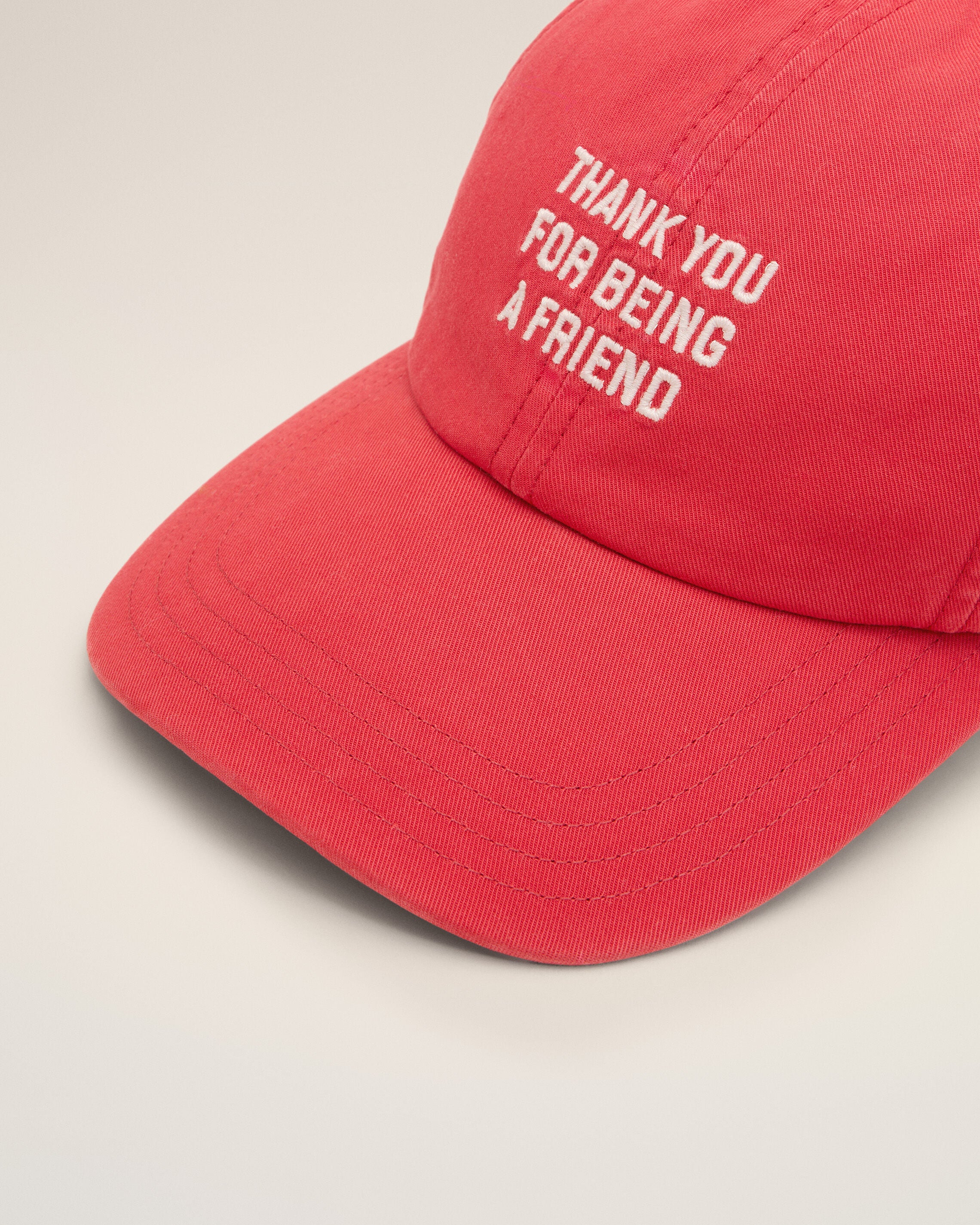 Red cotton "Thank you for being a friend" cap - 3