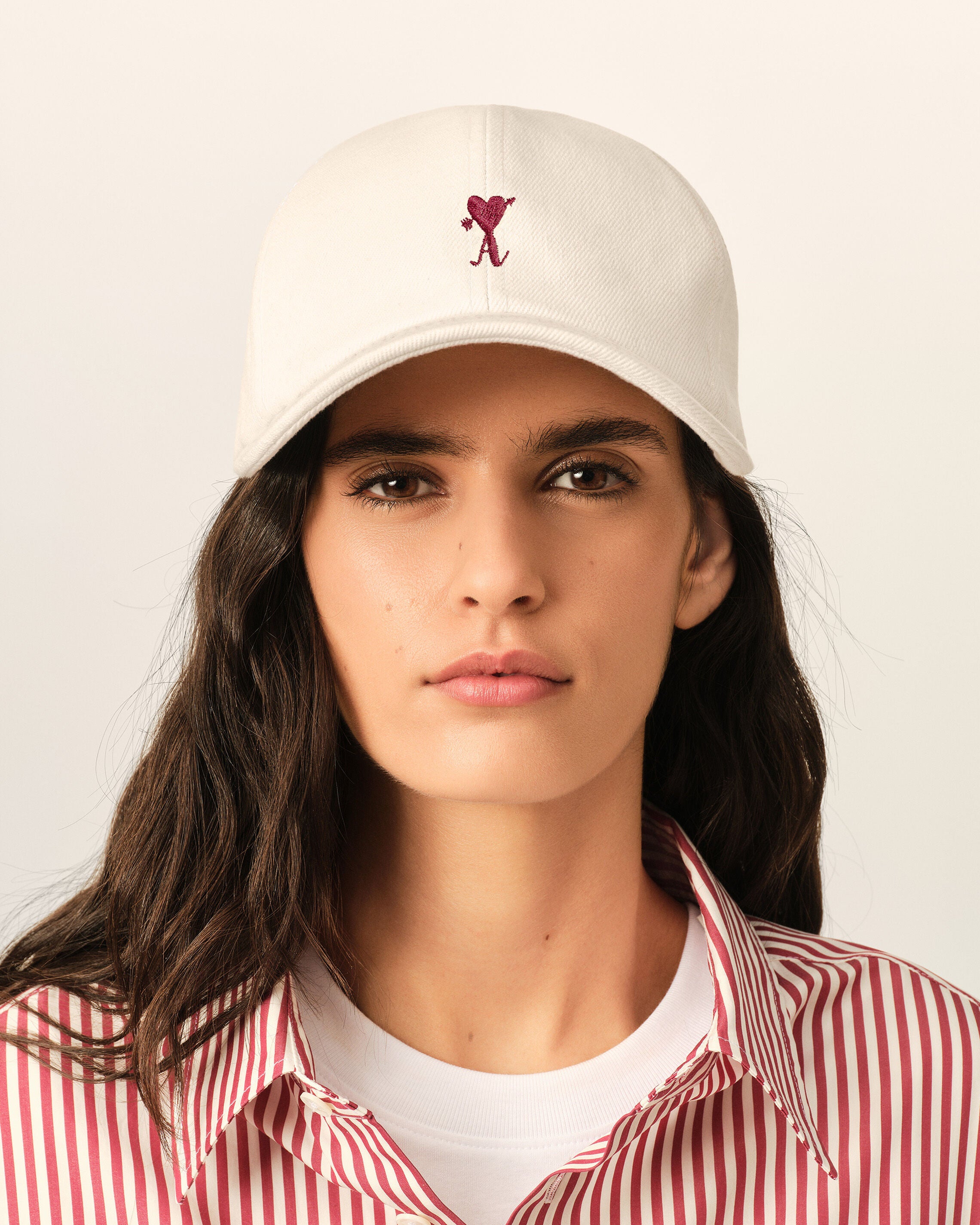 White cotton cap with Ami de Coeur arrow - 8