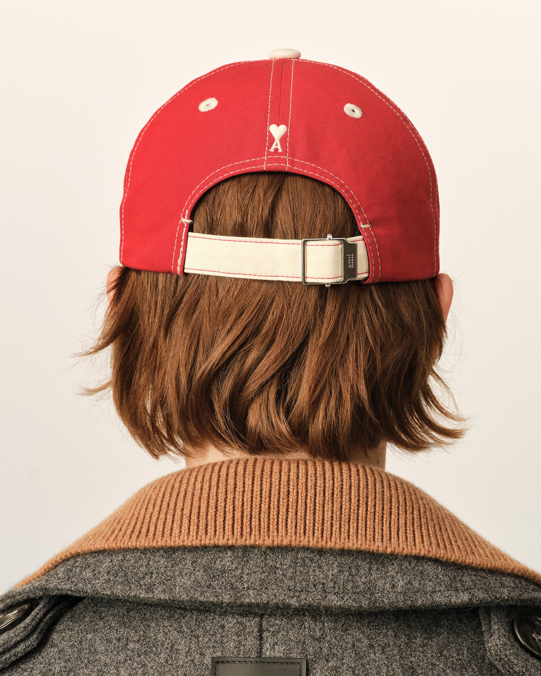 Gorra de algodón roja y blanca con bordado Ami Paris - 13
