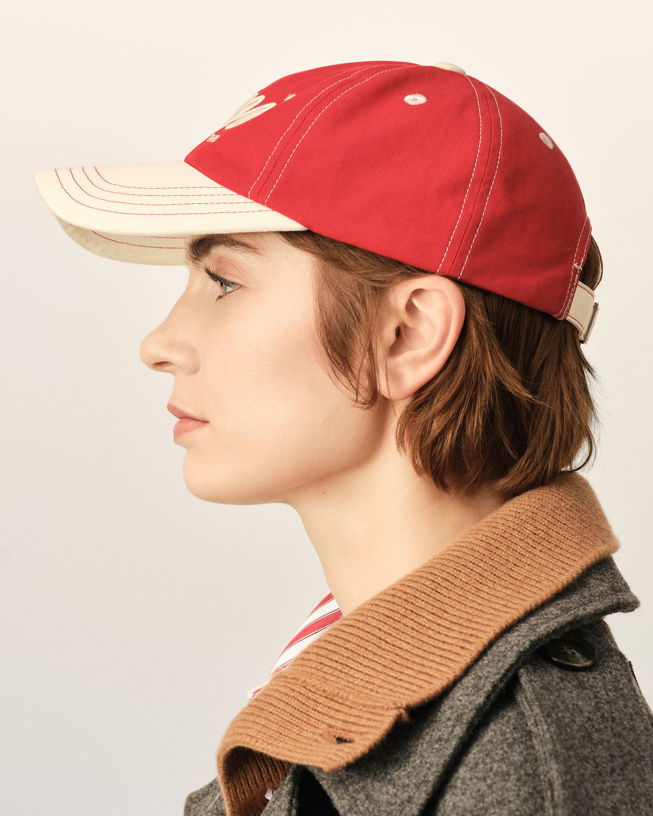 Gorra de algodón roja y blanca con bordado Ami Paris - 12