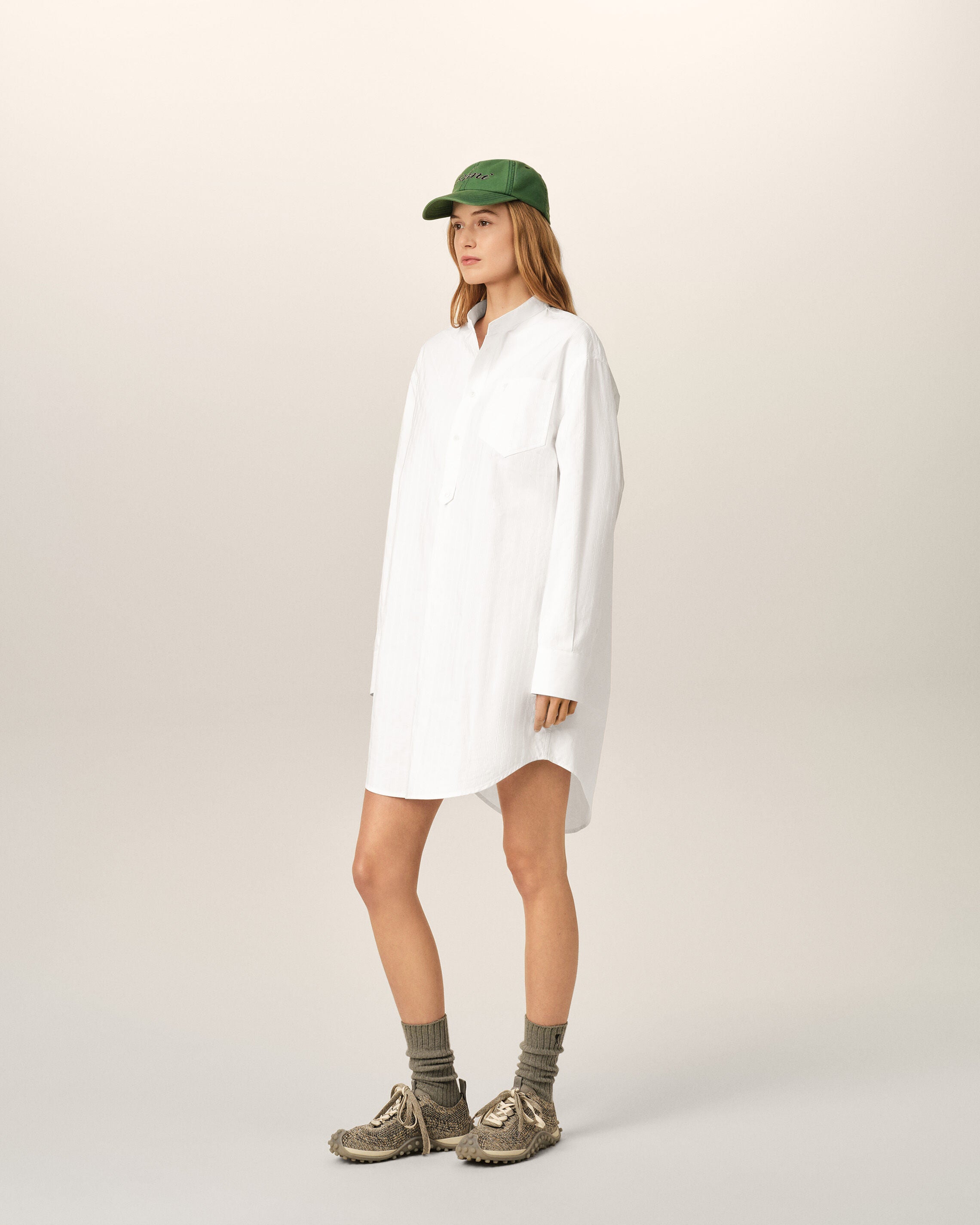 Vestido túnica blanco de algodón con cuello mao - 12