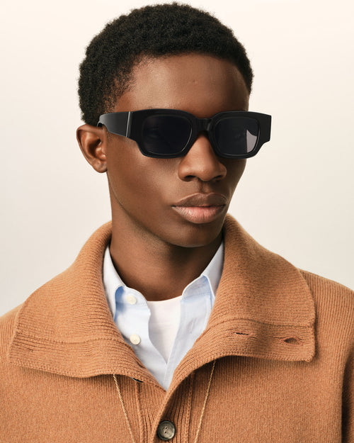 Black Sunglasses 75001 - 1 - Ami Paris