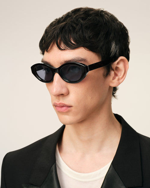 Black 75017 Sunglasses - 2 - Ami Paris