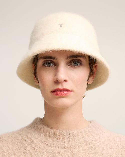 White Wool Ami de Coeur Stud Bucket Hat - 4 - Ami Paris