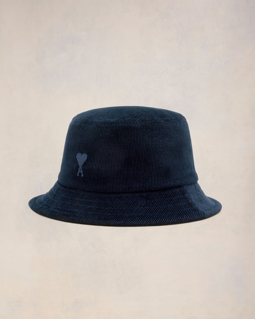 Bob Broderie Ami de Coeur Ton Sur Ton - BLEU MARINE - Ami Paris