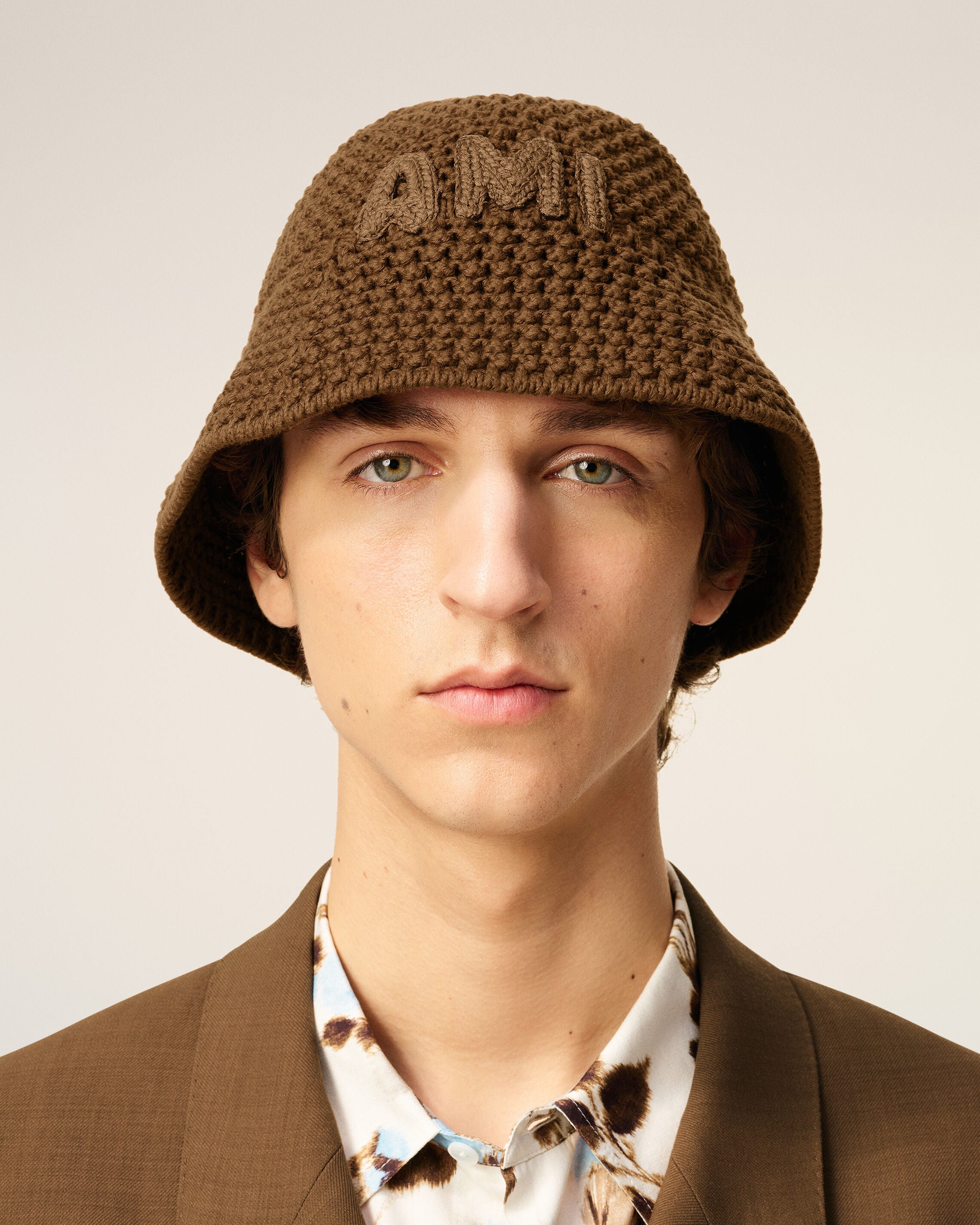 ブラウン コットンニット Ami パッチ バケットハット ヘーゼルナッツ
