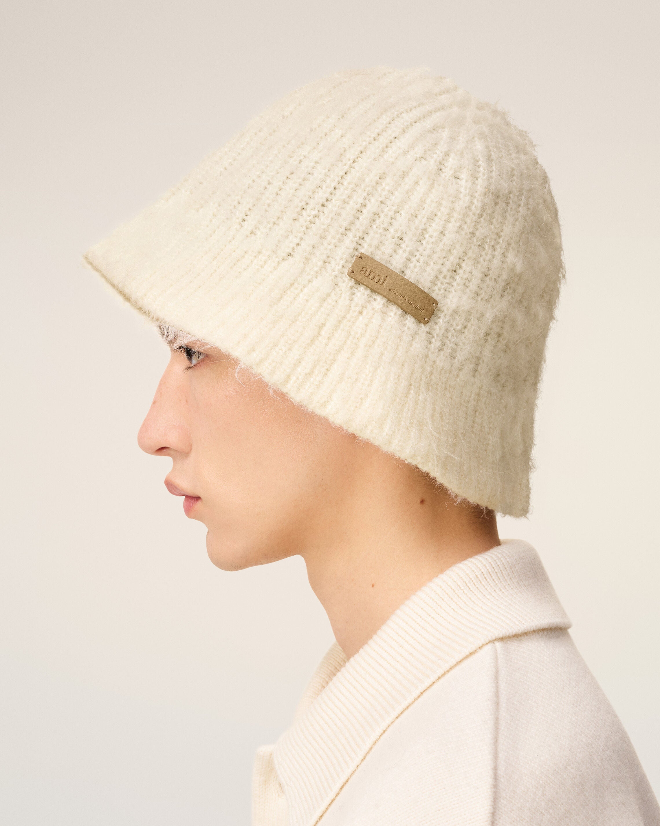 ホワイト モヘア Ami バケットハット アイボリー | AMI PARIS