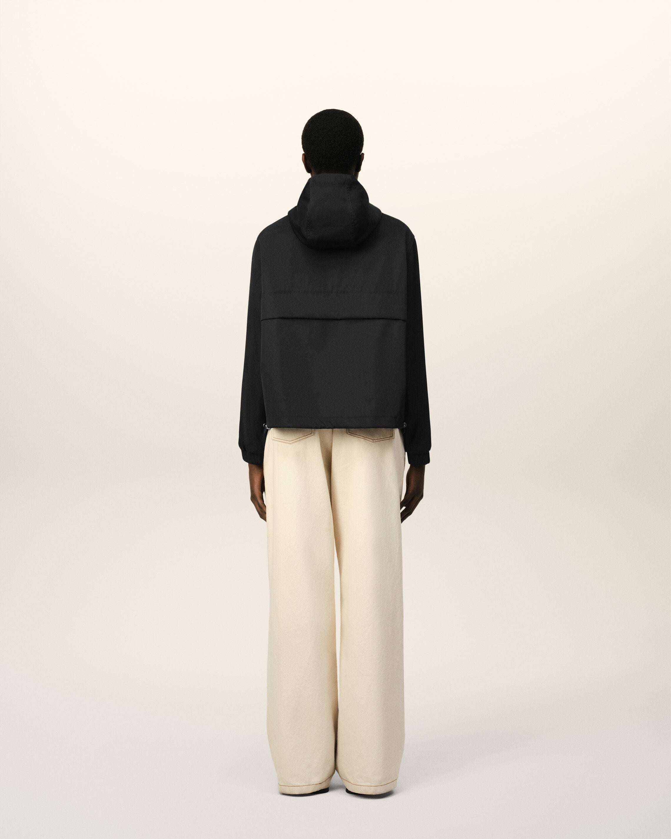 AMI Paris アミパリス　24ss フーデッドウィンドブレーカー Ami Alexandre Mattiussi ウインドブレーカー ブラック | AMI PARIS