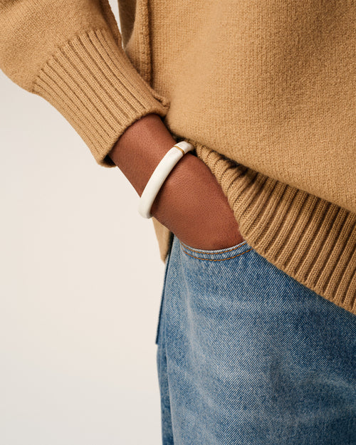 Pulsera lacada martillada blanca de latón - Hombre - 2 - AMI Paris - Ami Paris