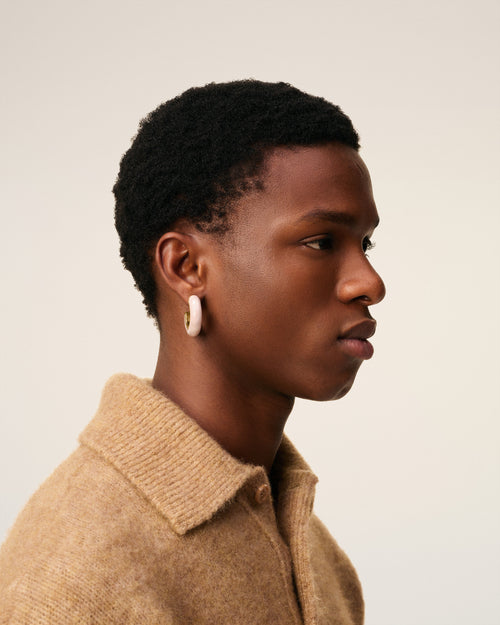 Pink Brass Hammered Lacquered Earrings - Man - 2 - AMI Paris - Ami Paris