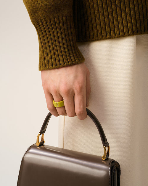 Green Brass Hammered Lacquered Ring - 2 - Ami Paris