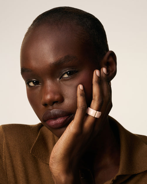 Pink Brass Hammered Lacquered Ring - 4 - Ami Paris