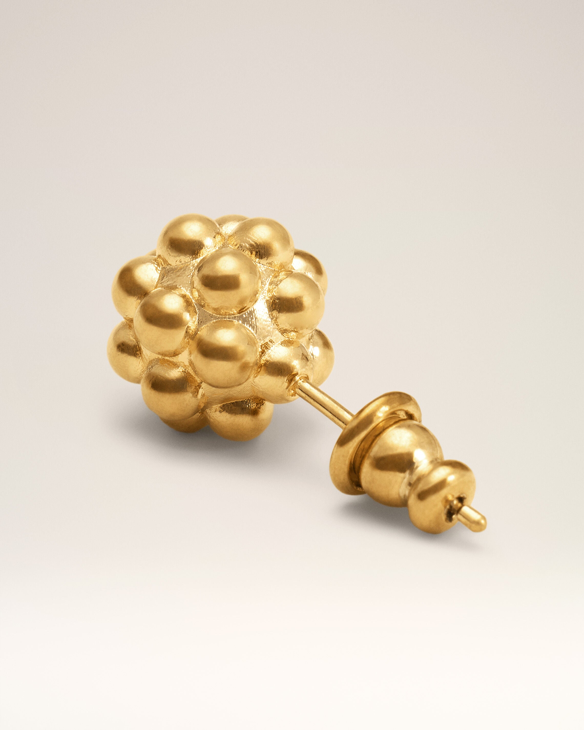 Pendientes de botón de latón dorado con perlas - 3