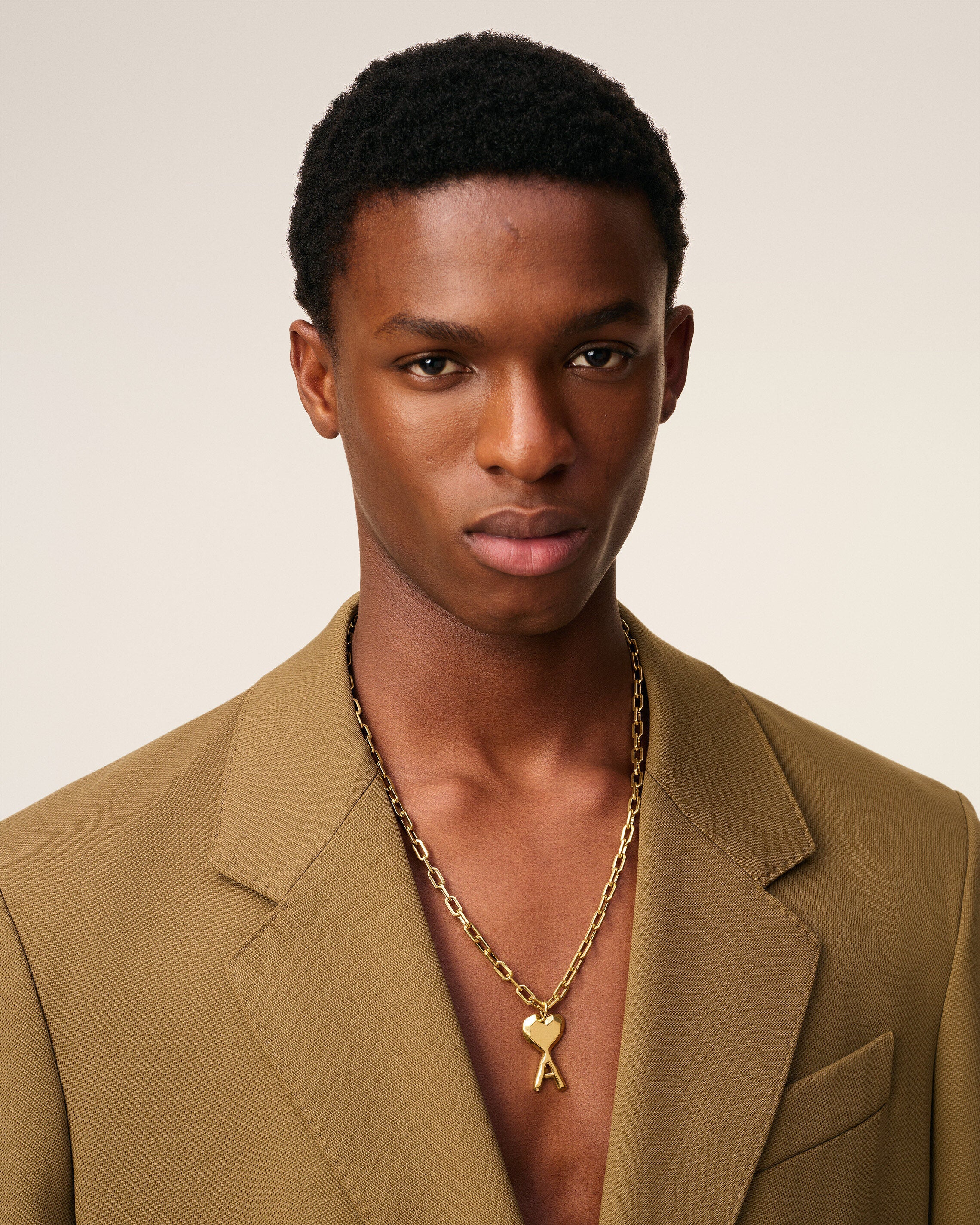 ゴールド ブラス Ami De Coeur ハンマード ネックレス ゴールド | AMI