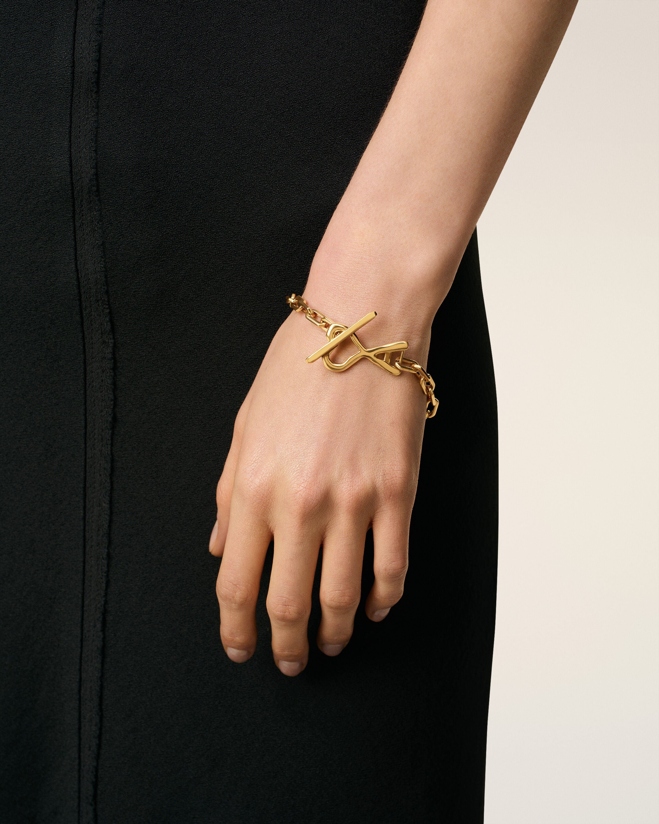 Gehämmertes Ami De Coeur Armband aus Messing in Gold - 5