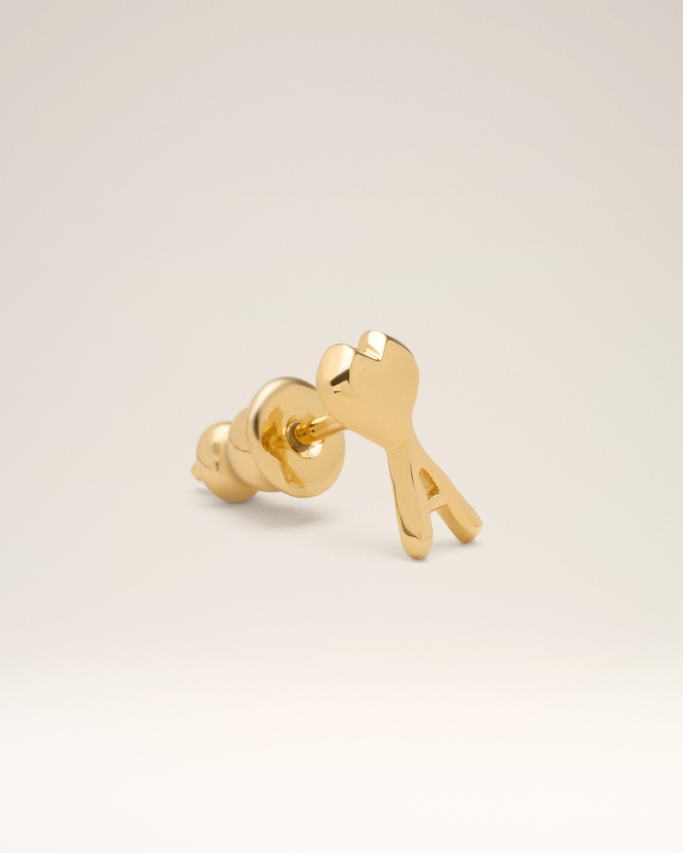 ゴールドブラス Ami De Coeur ハンマード ピアス ゴールド | Ami Paris