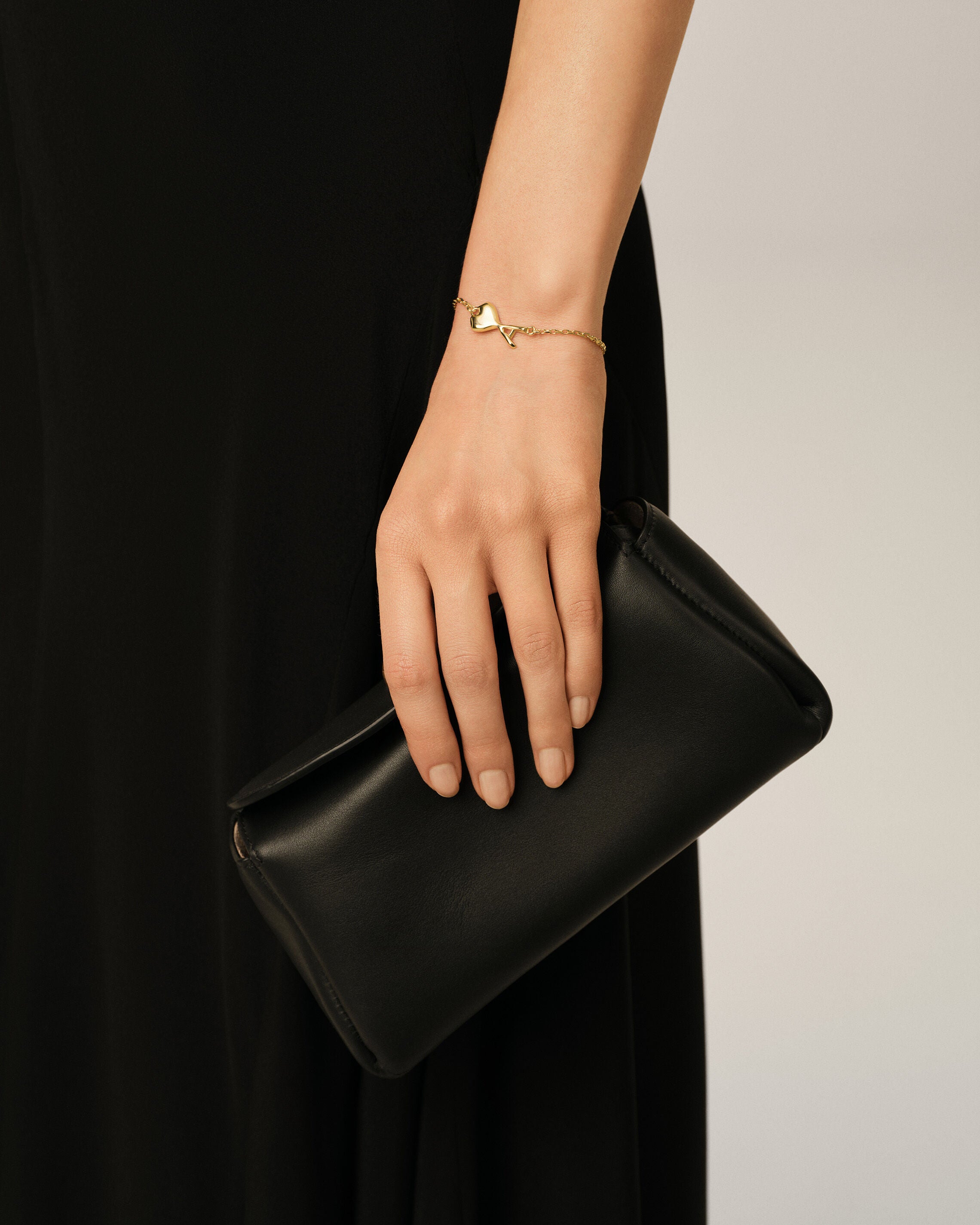 AMI PARIS ハンマード ブレスレット UJW460.361 ゴールド ブラス Ami De Coeur スモールハンマード ブレスレット