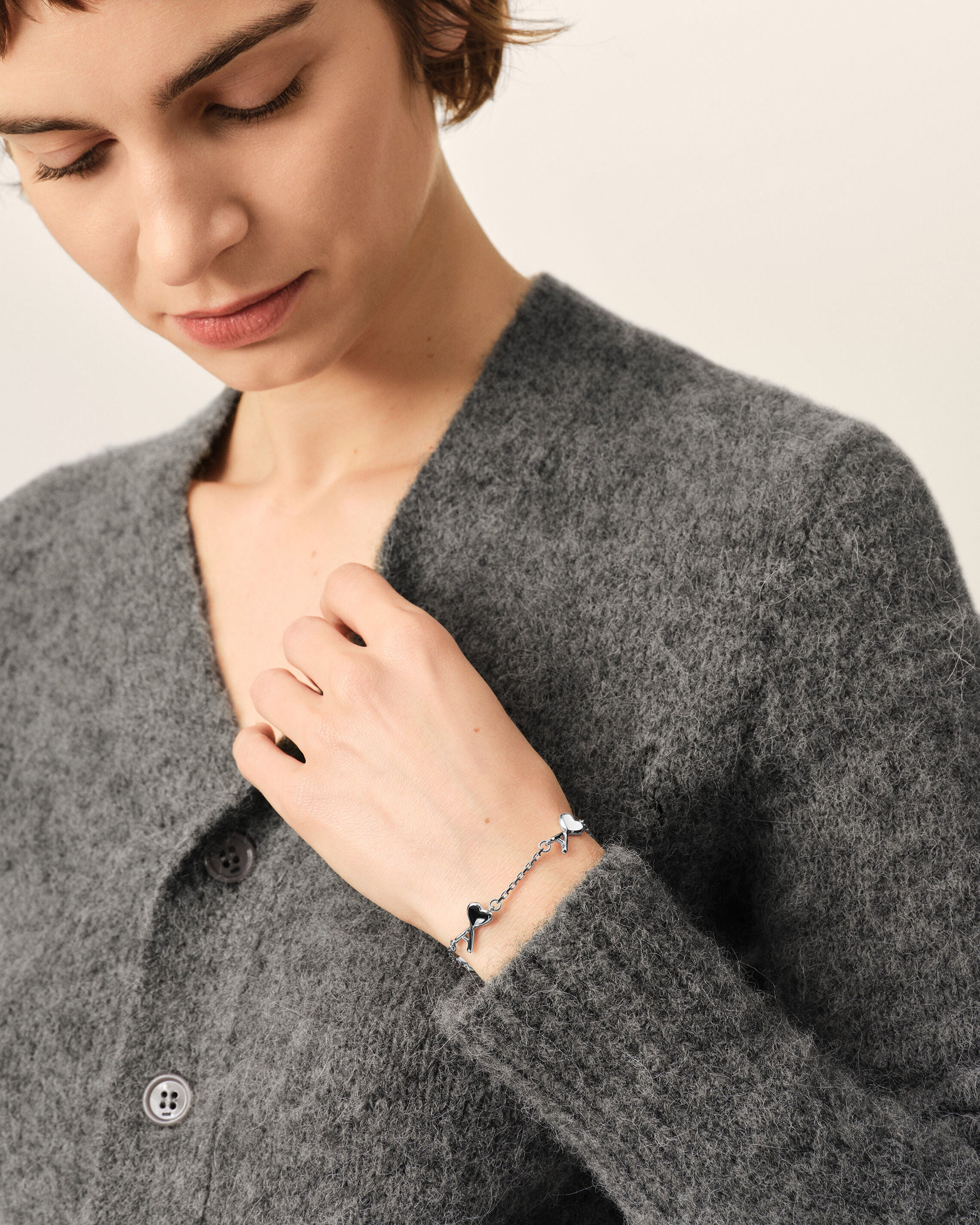 Pulsera Ami de Cœur martillada de latón plateado - 5