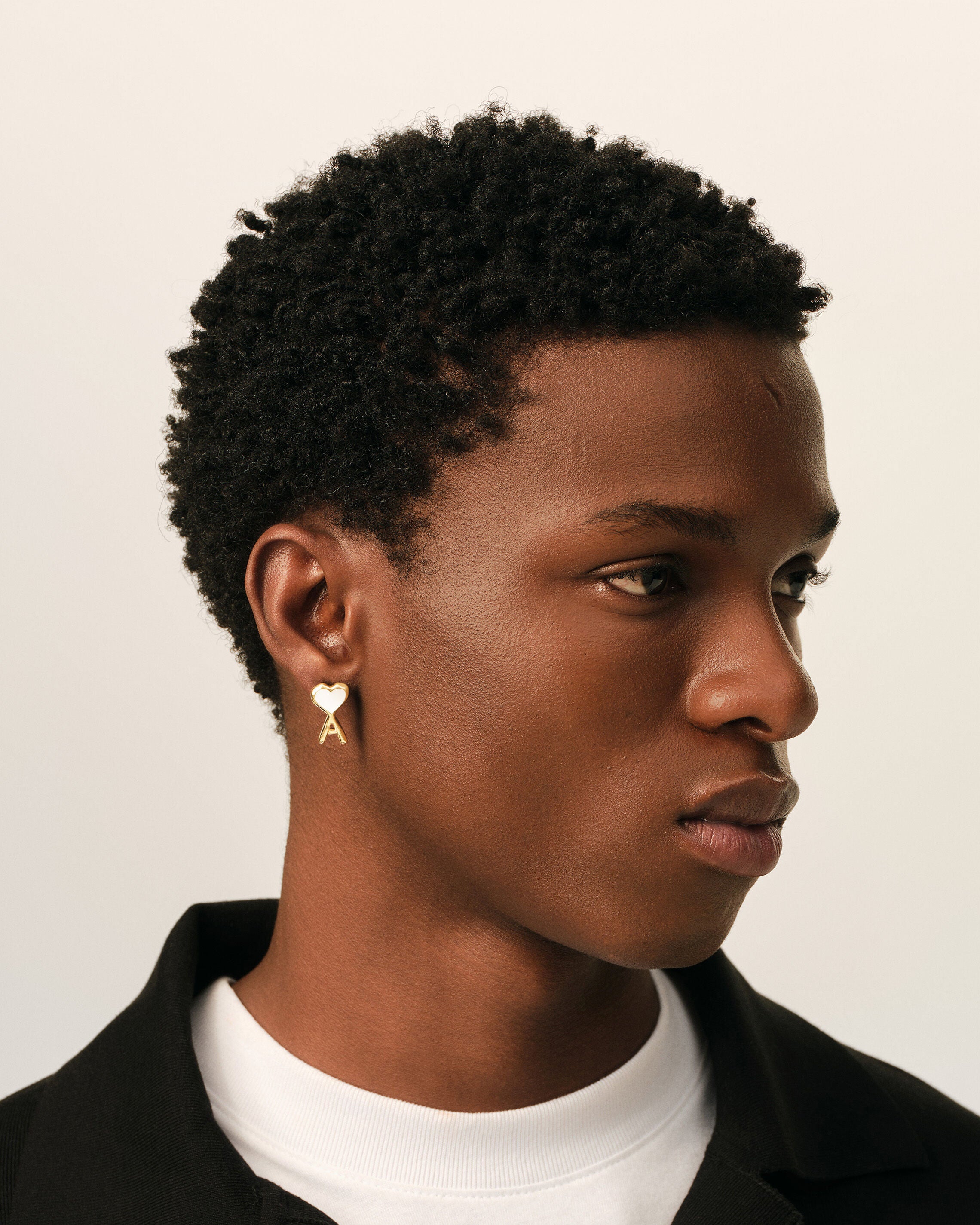 Pendientes Ami de Cœur blancos de latón dorado martillado - 2
