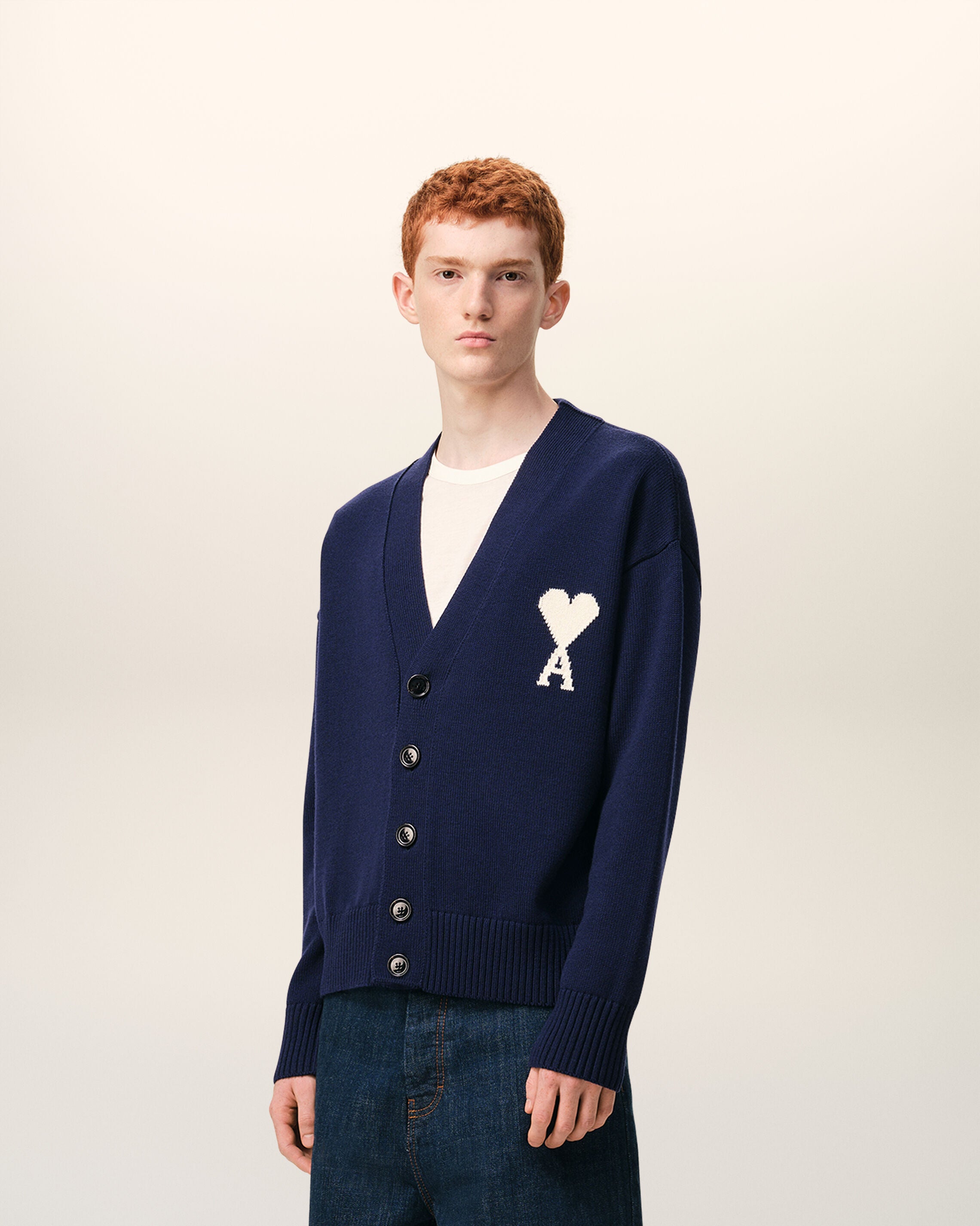 ブルー ウール Ami de Coeur カーディガン インク/エクリュ | Ami Paris