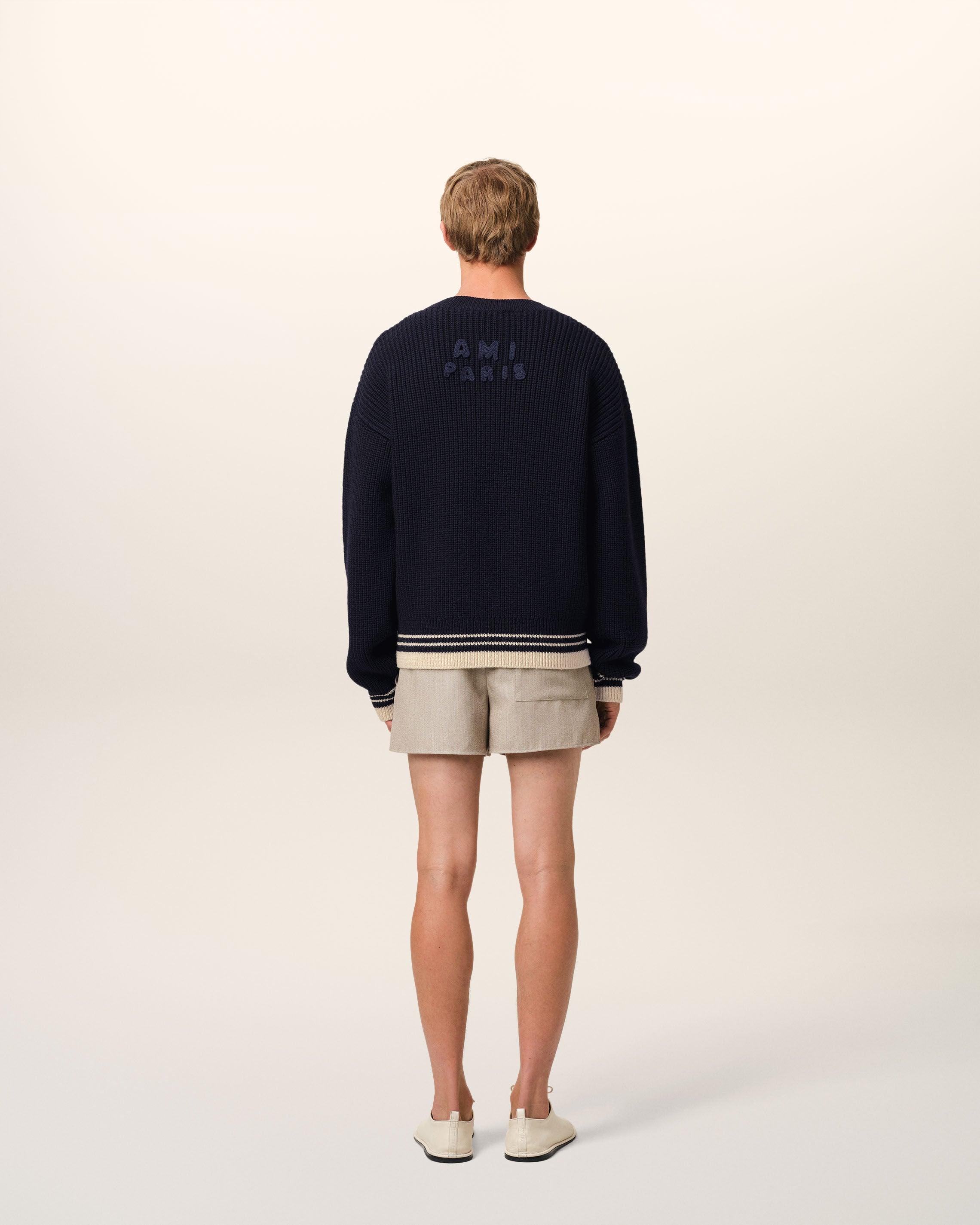 ネイビー ウールリブ Vネック セーター ネイビーブルー | AMI PARIS