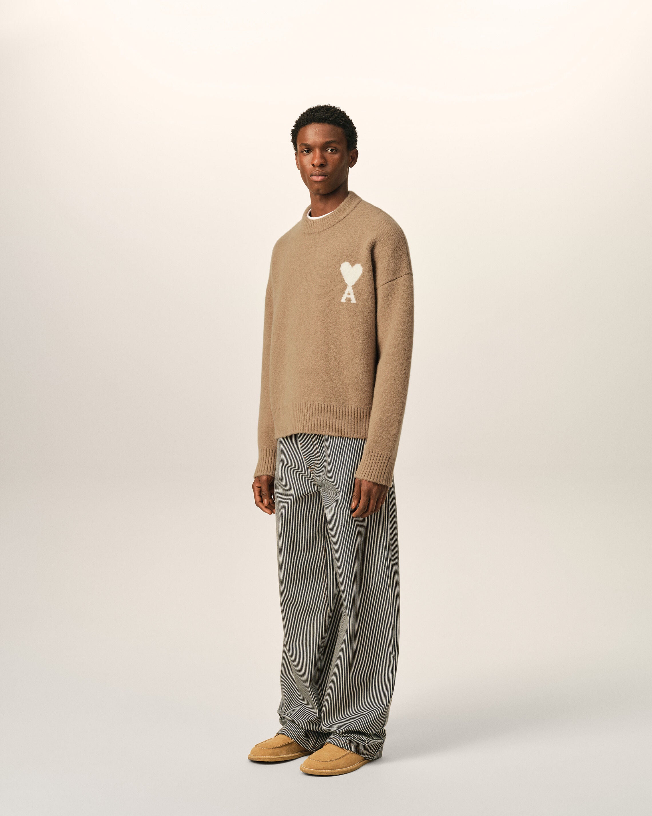 Beige crewneck alpaca sweater with Ami de Coeur - 6