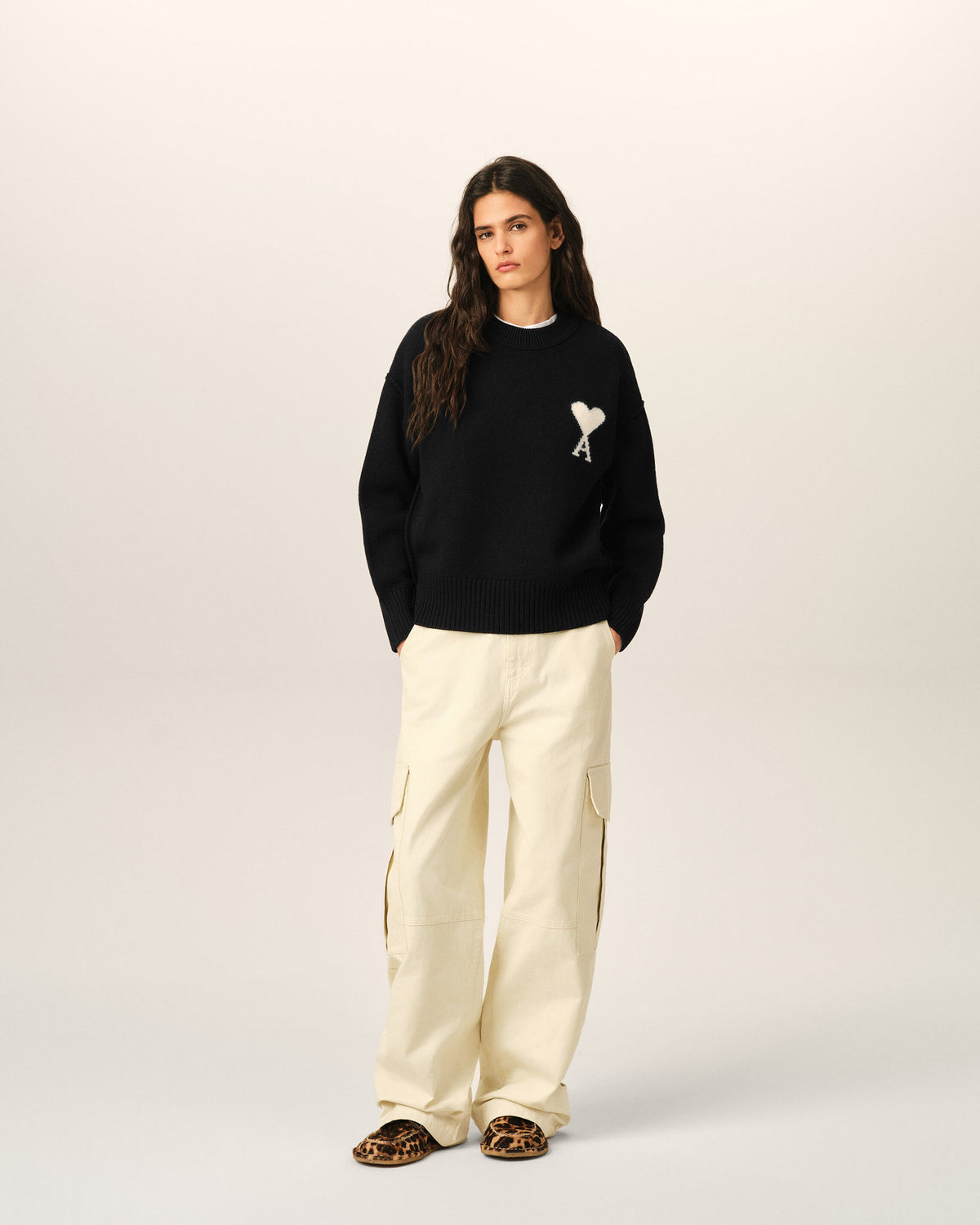 Black crewneck wool sweater with Ami de Coeur - 9