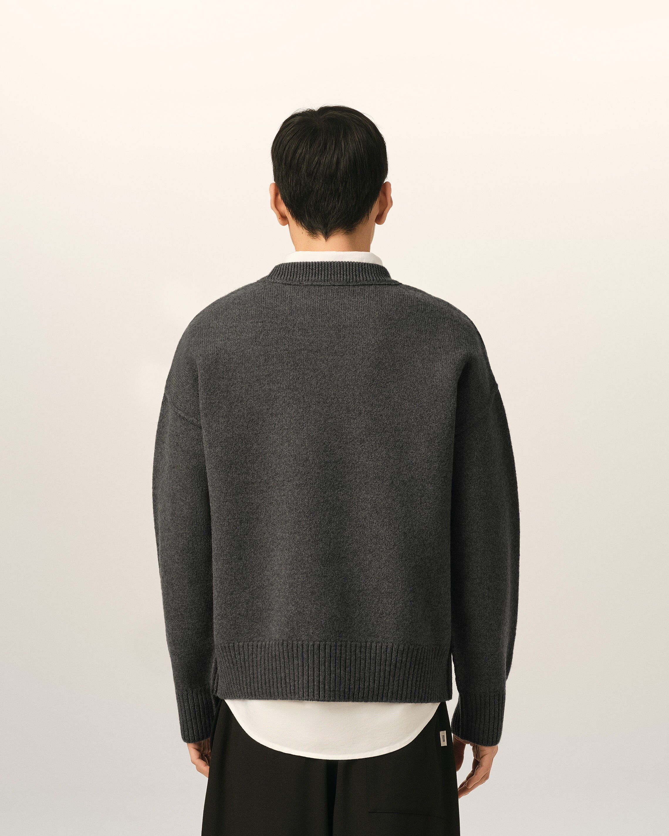 Grey crewneck wool sweater with Ami de Coeur - 5