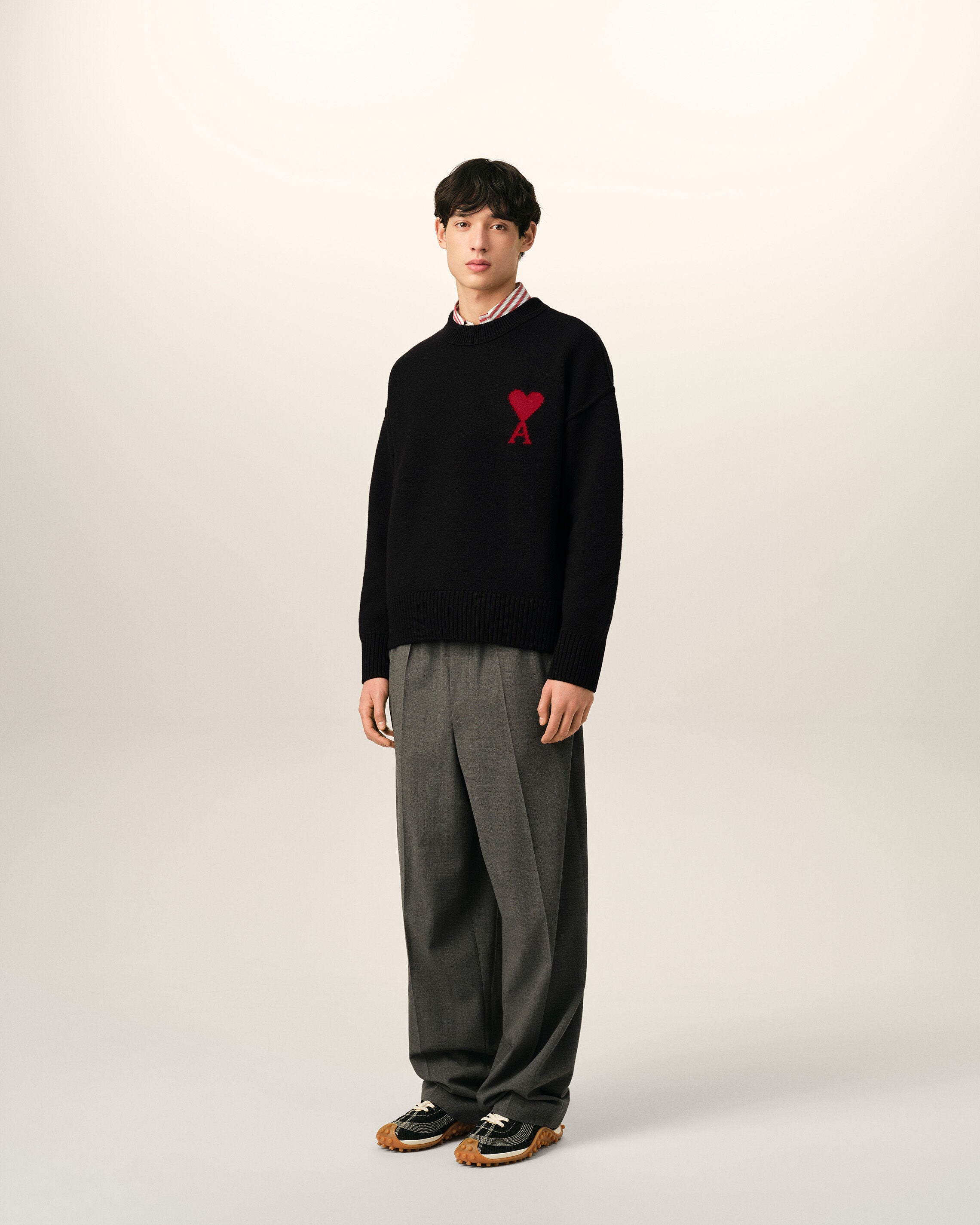 Black crewneck wool sweater with Ami de Coeur - 6