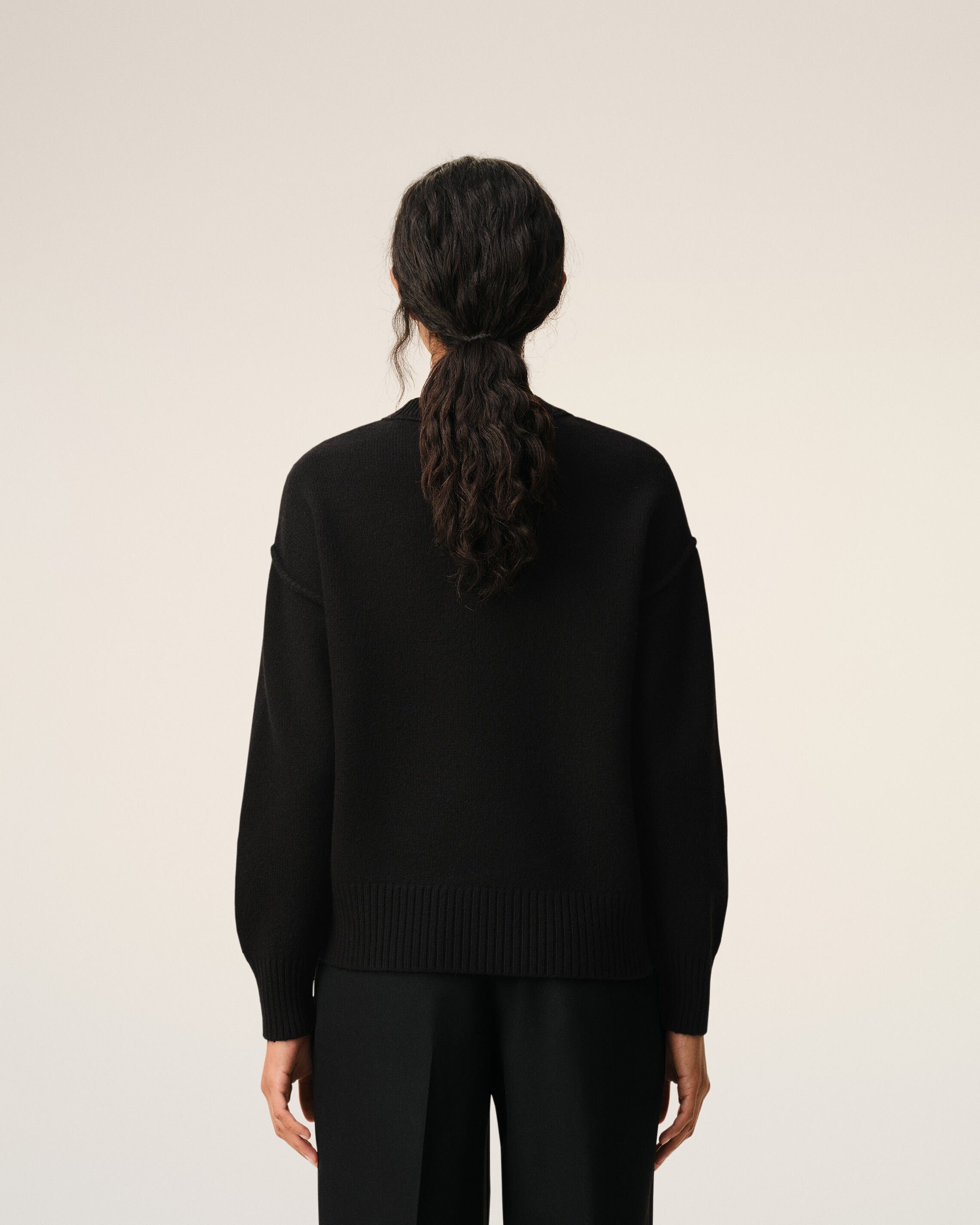 Black Wool Crewneck Sweater With Contrasted Ami De Coeur - 11